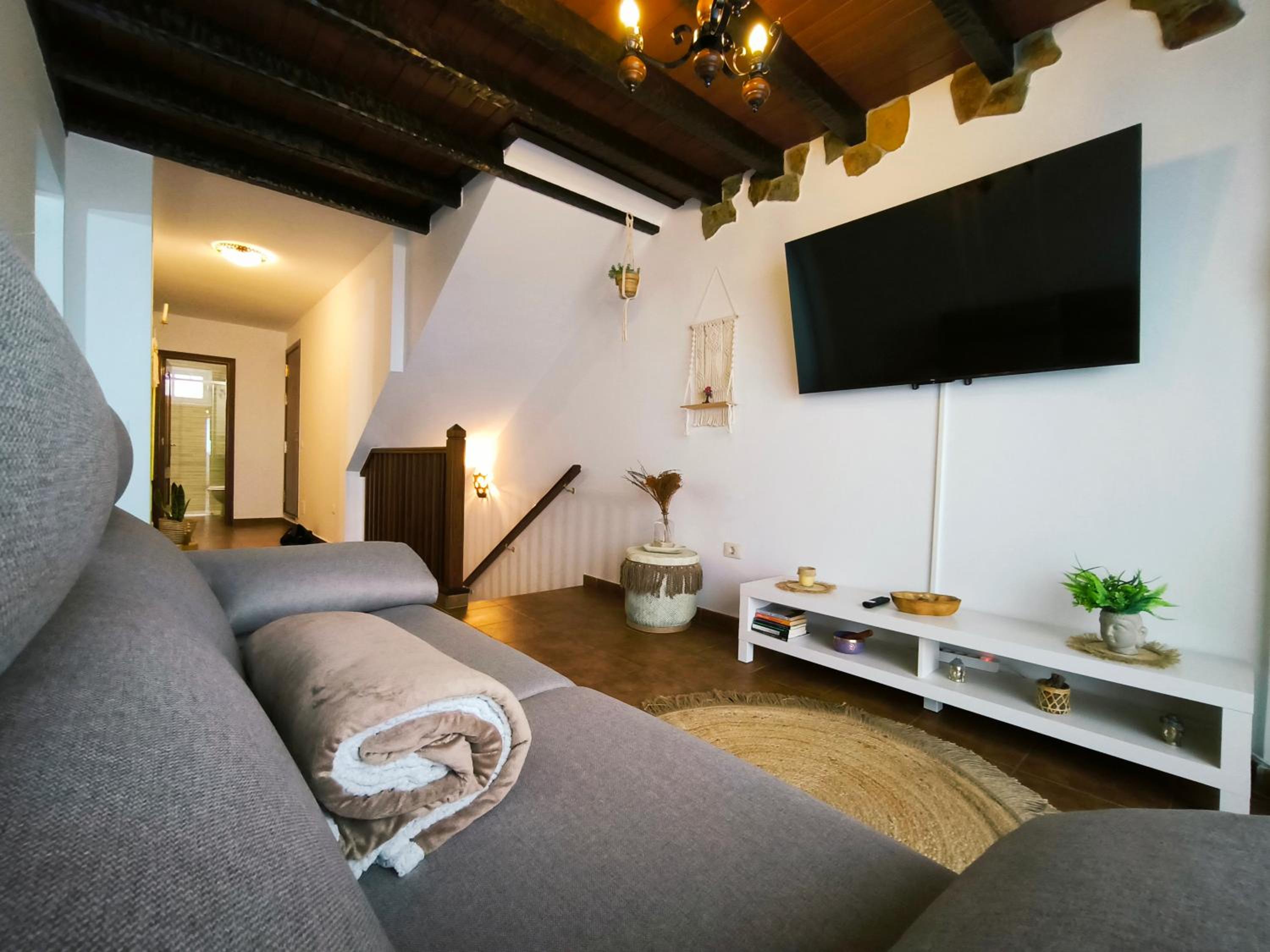 Apartamento de una habitación con balcón y vista al mar