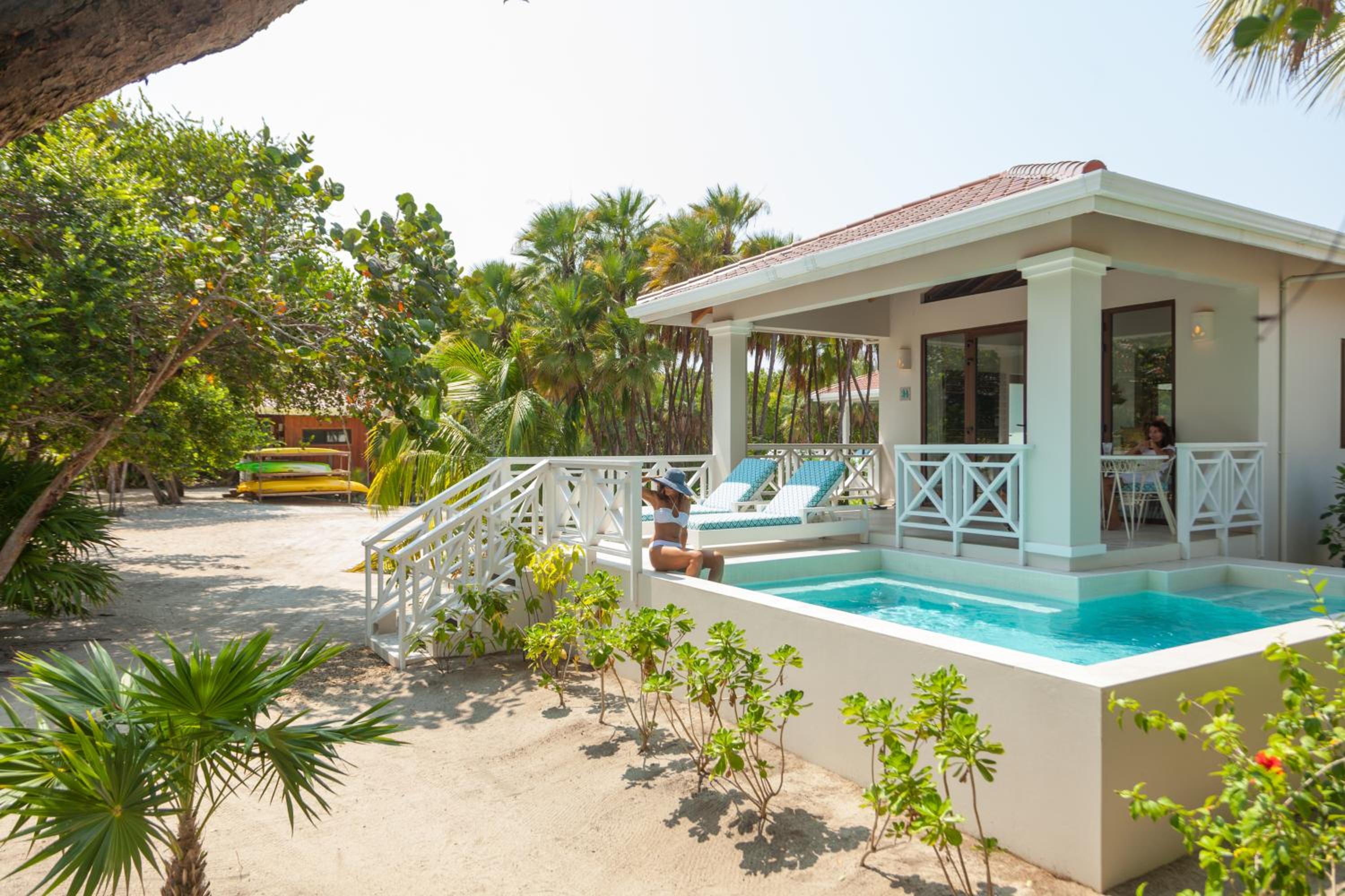 1-Bedroom Beach House with plunge pool photo 2