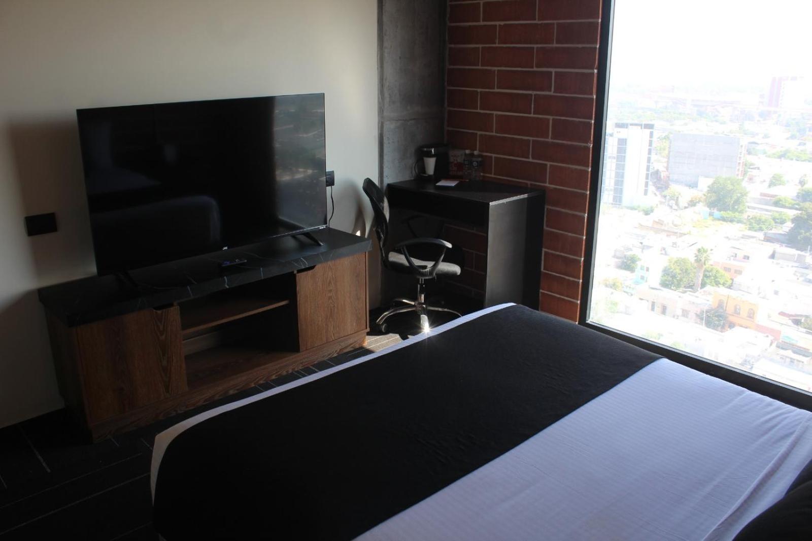 Deluxe Queen Room - Photo 1