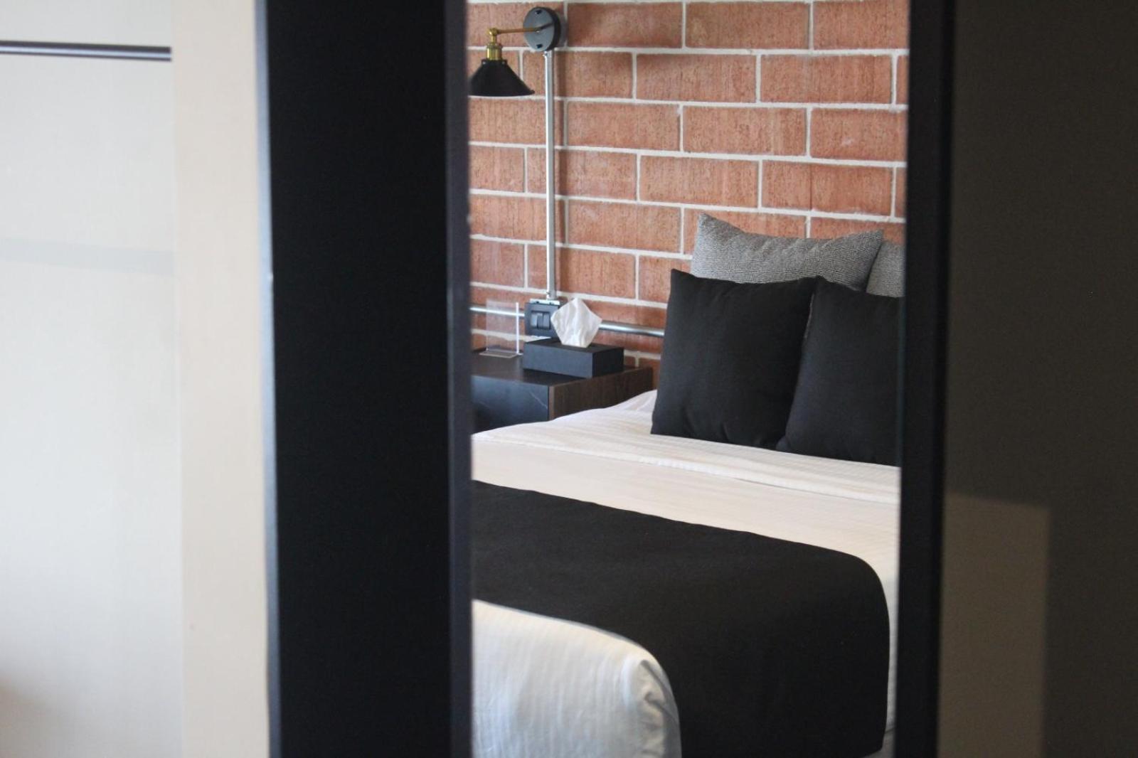 Deluxe Queen Room - Photo 3