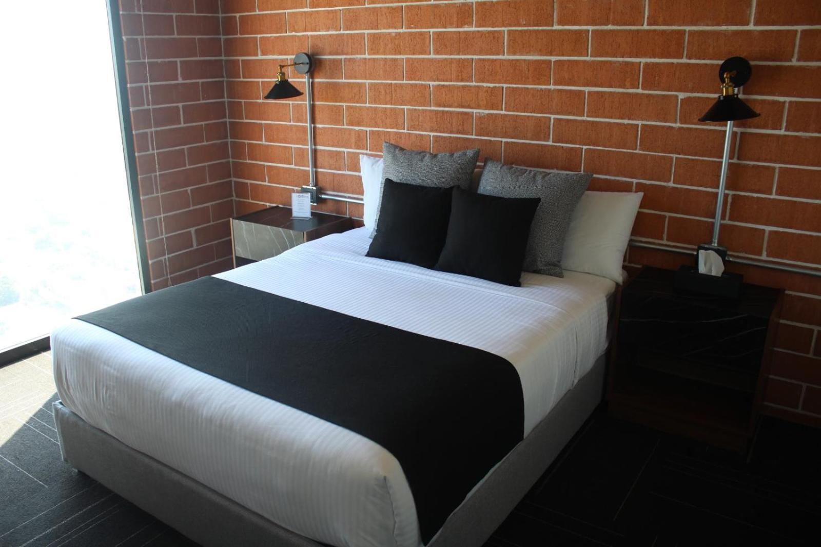 Deluxe Queen Room - Photo 2