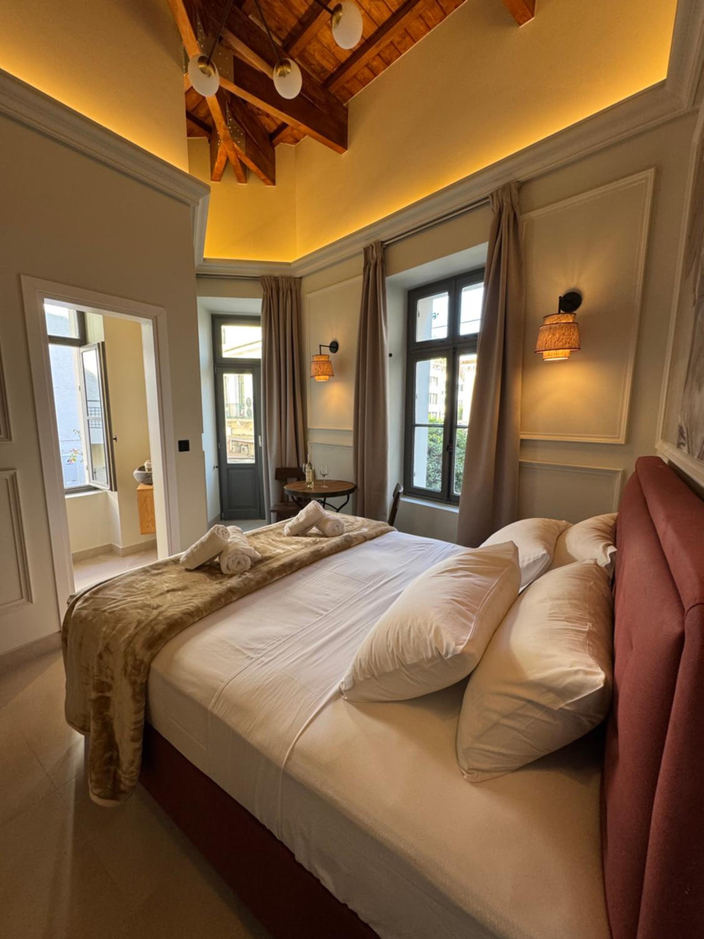 King Room with Balcony photo 1