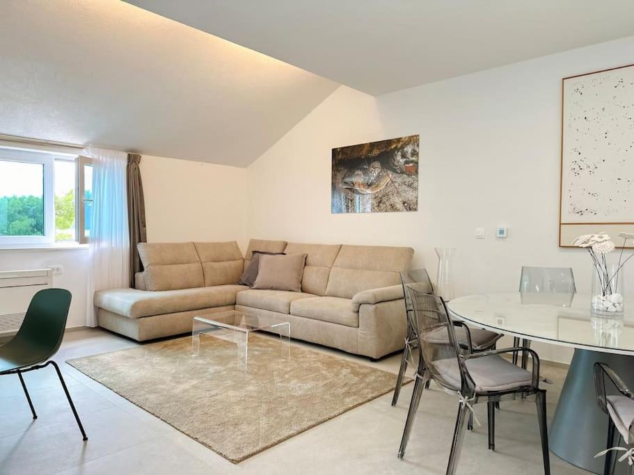 Two-Bedroom Apartment photo 3