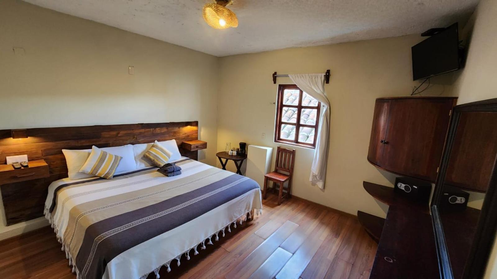 King Room with Garden View - Photo 3
