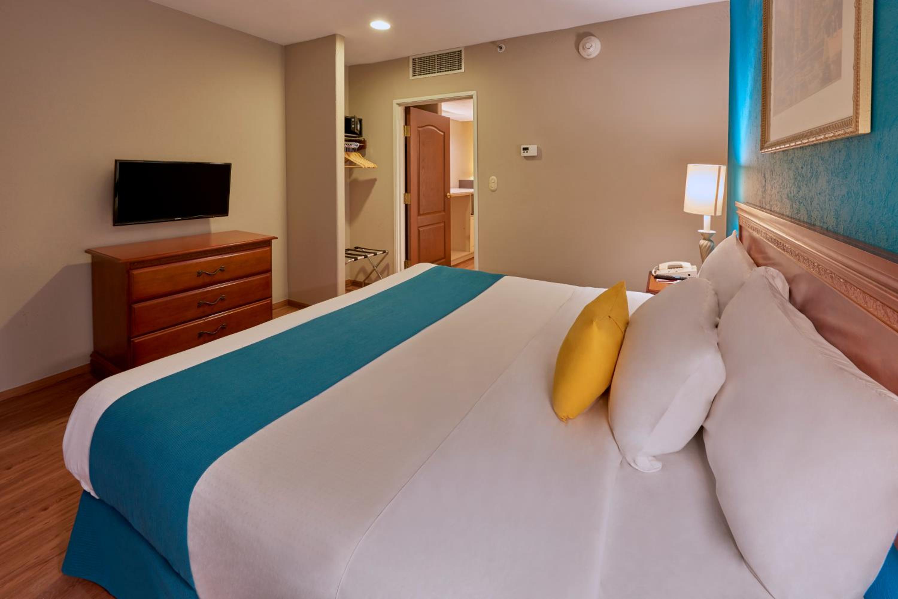King Studio with Sofa Bed