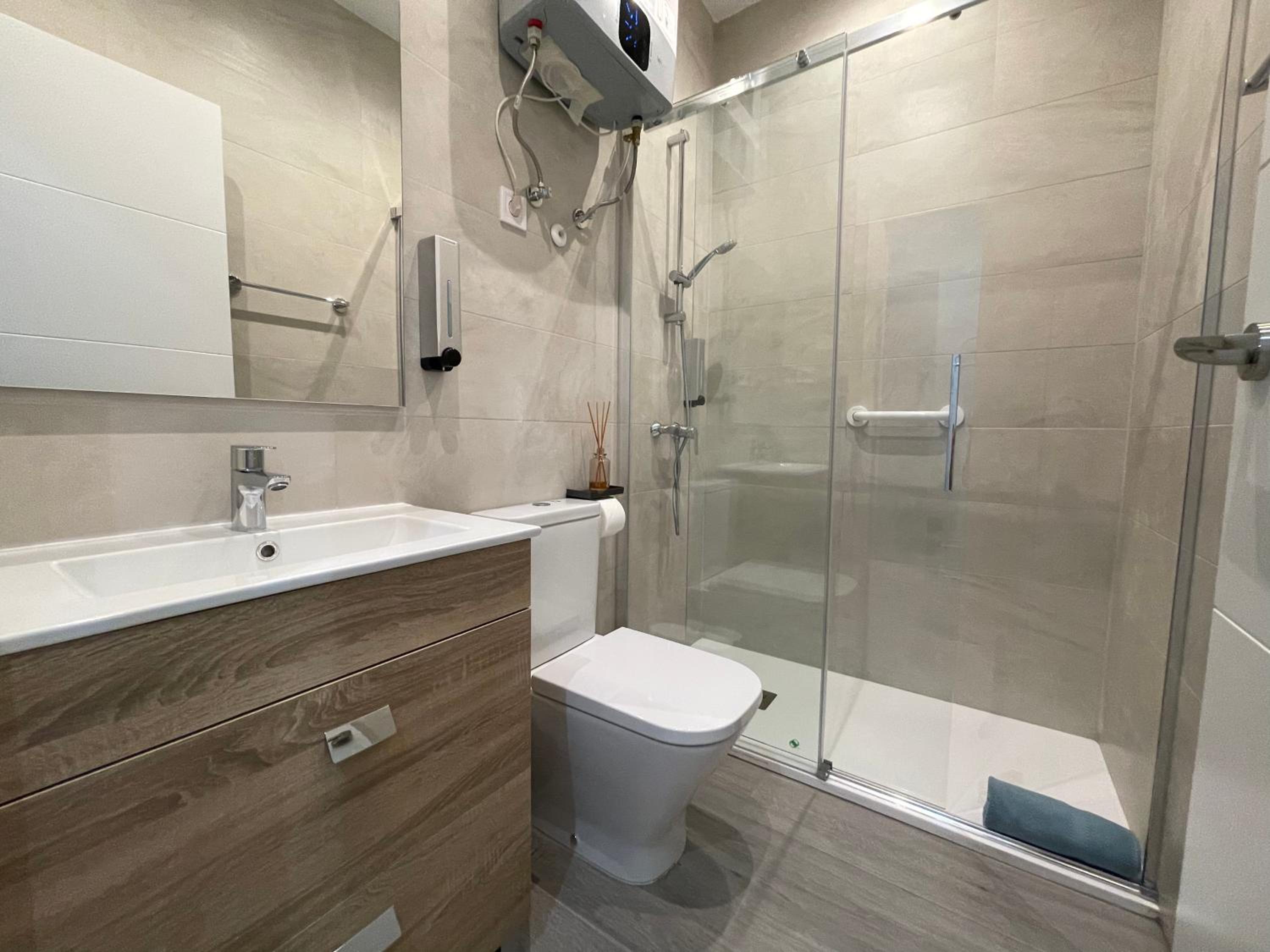 Double Room with Private Bathroom photo 2