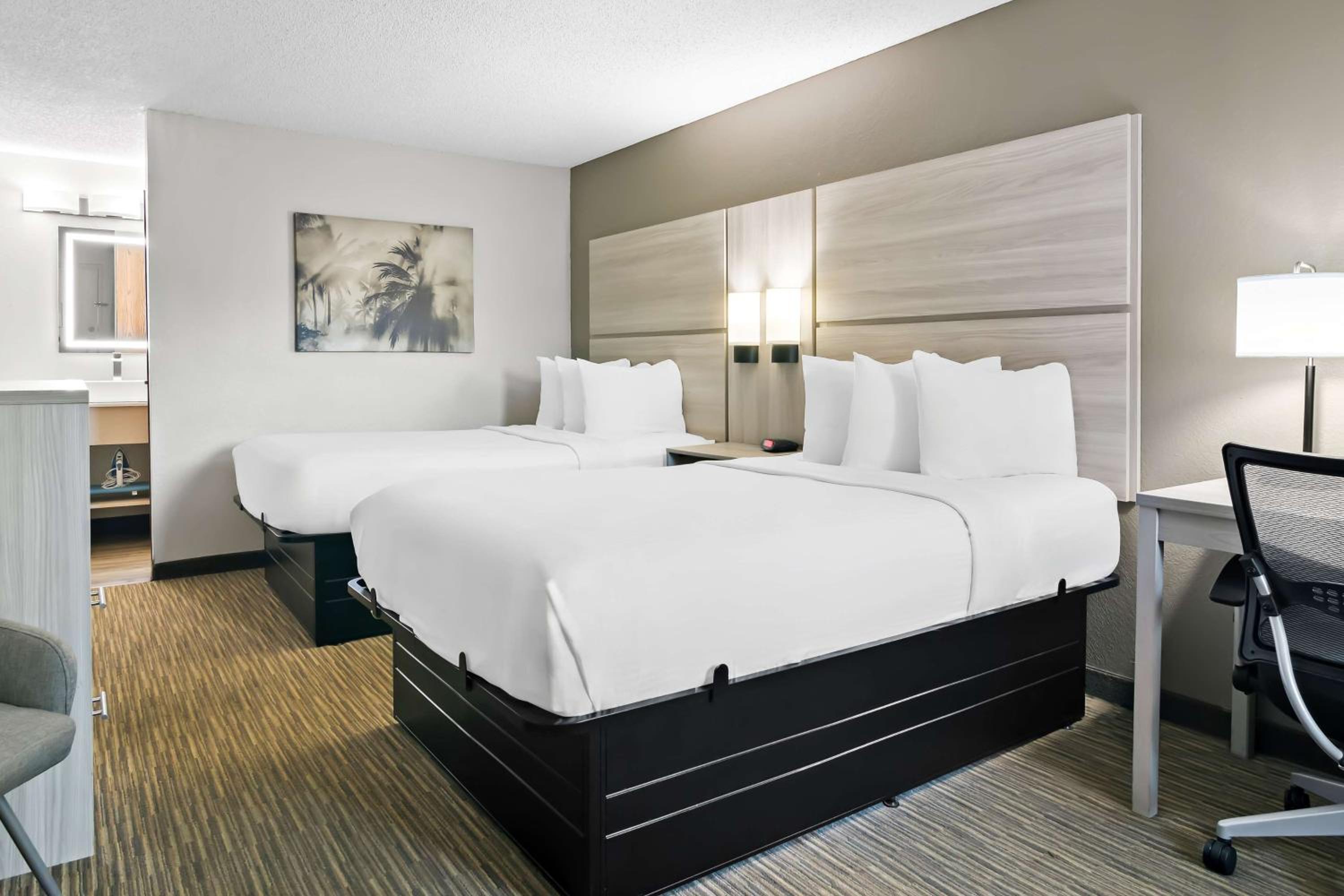 Double Room with Two Double Beds - Non-Smoking photo 1