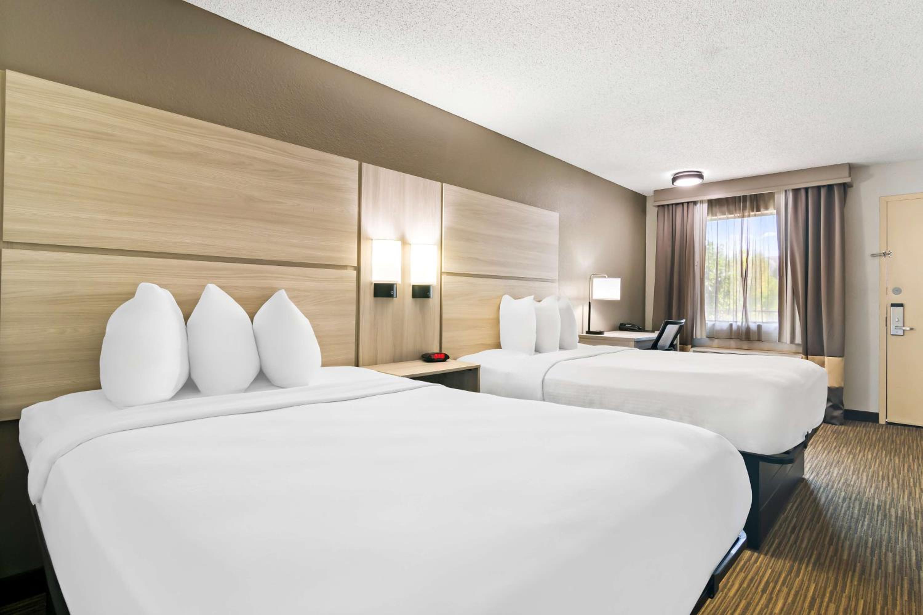 Double Room with Two Double Beds - Non-Smoking photo 2
