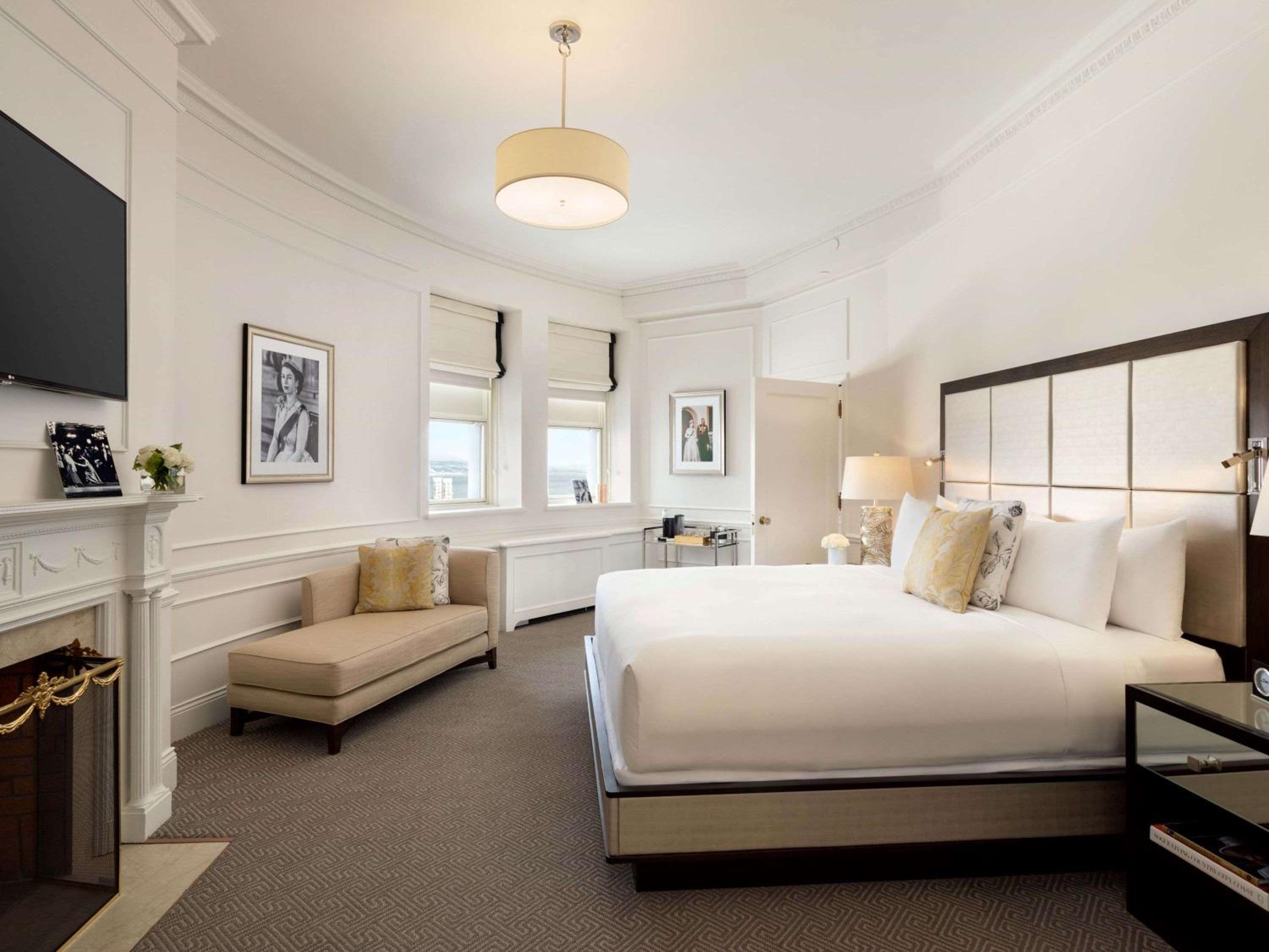 Elizabeth II One Bedroom Suite with View