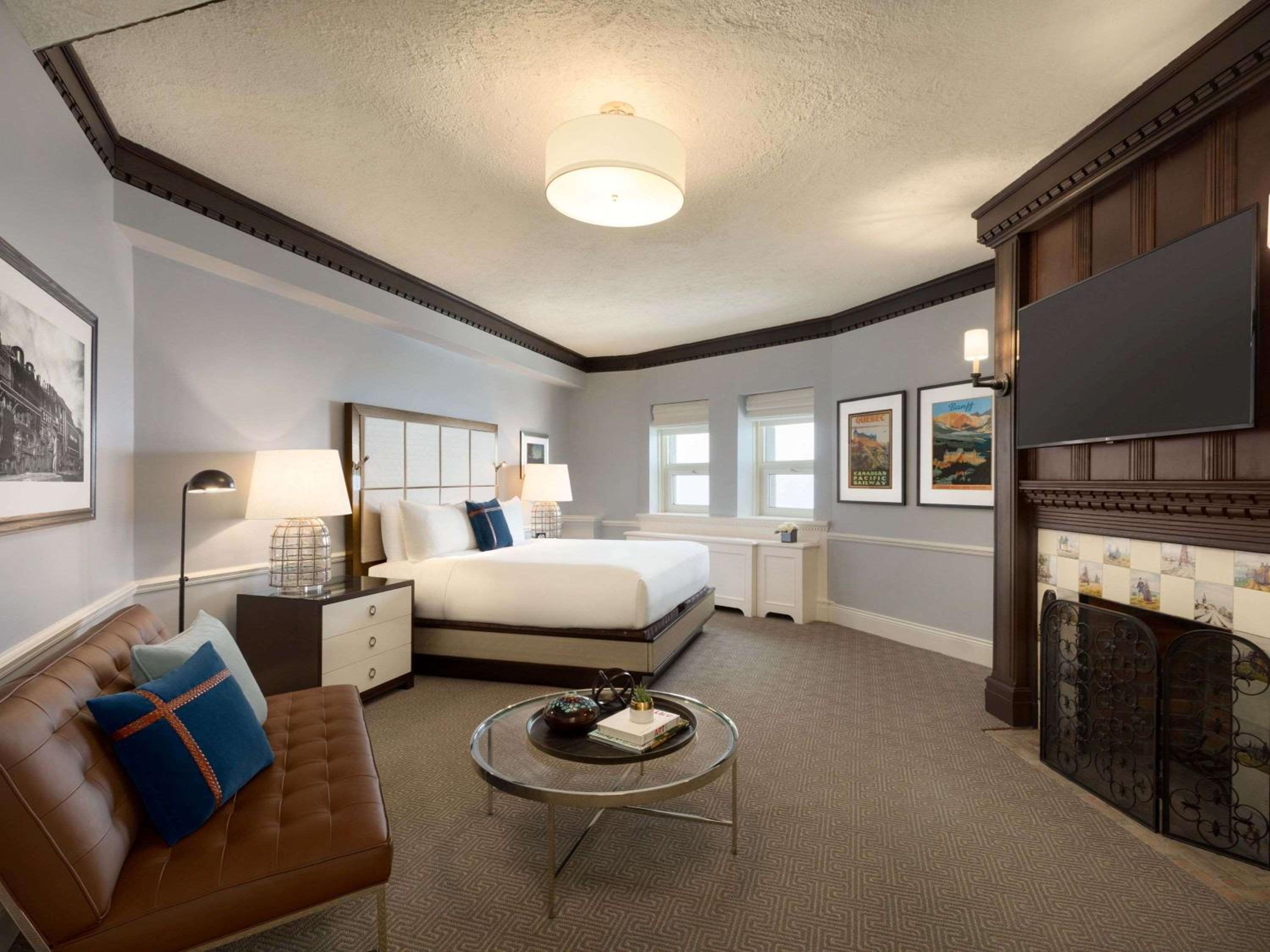 Suite Van Horne One Bedroom Suite with River View