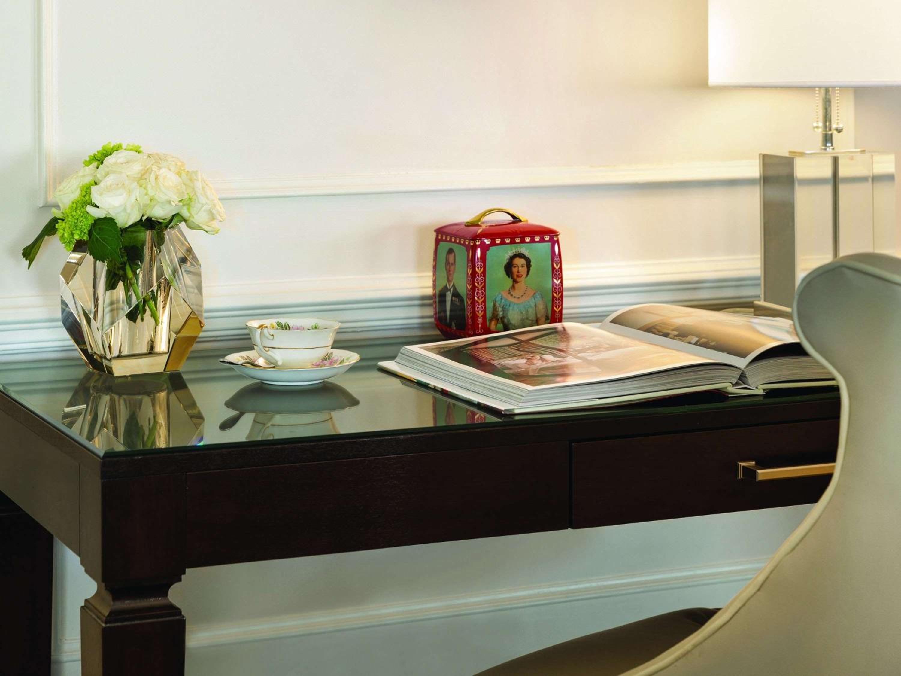 Elizabeth II One Bedroom Suite with View
