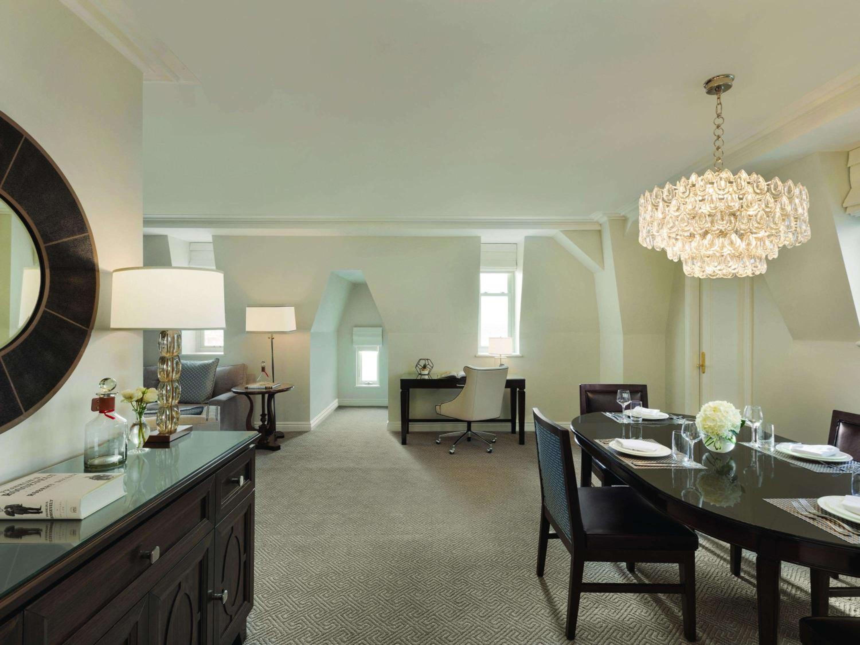 Roosevelt One Bedroom Suite with View