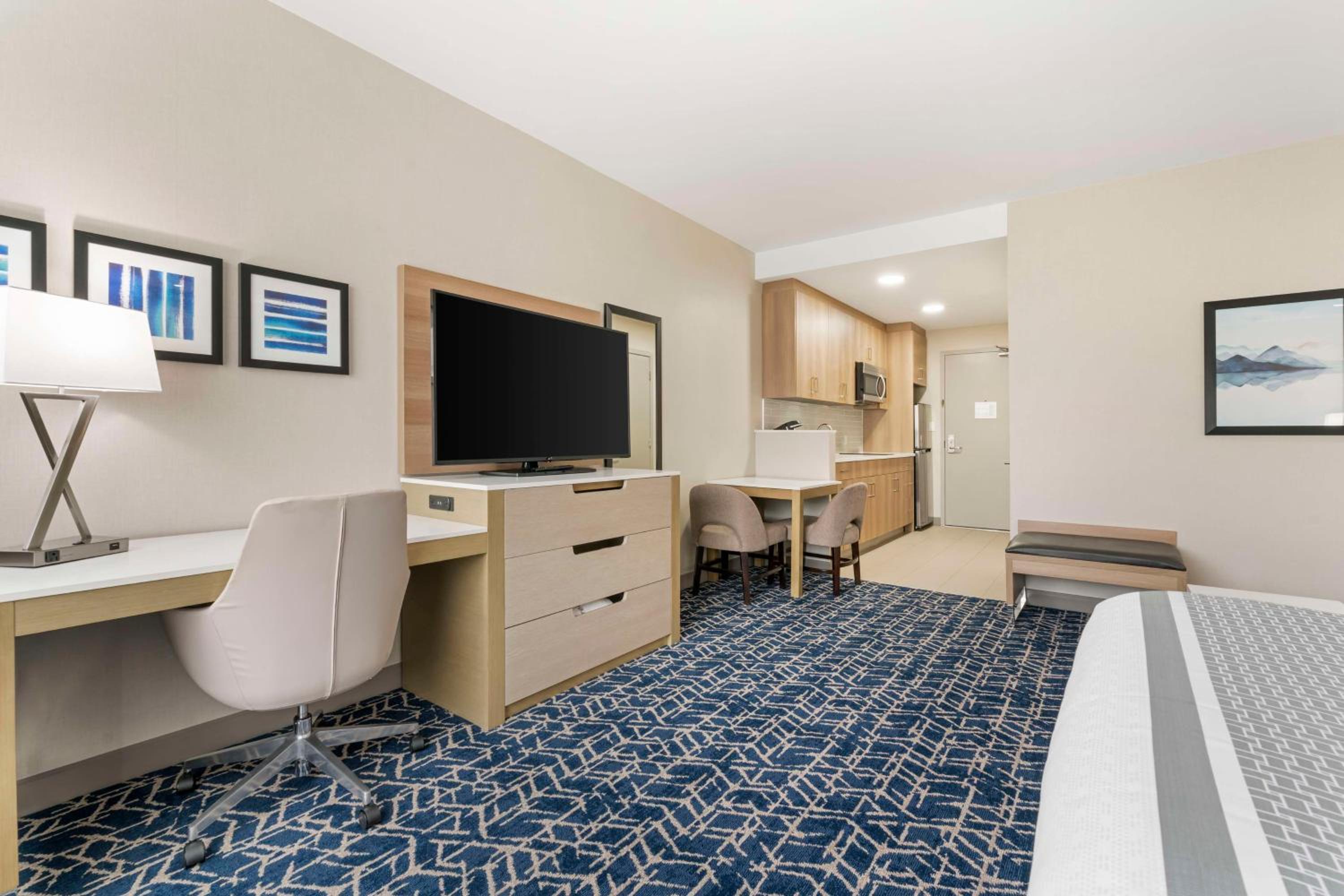 One-Bedroom King Suite - Photo 1