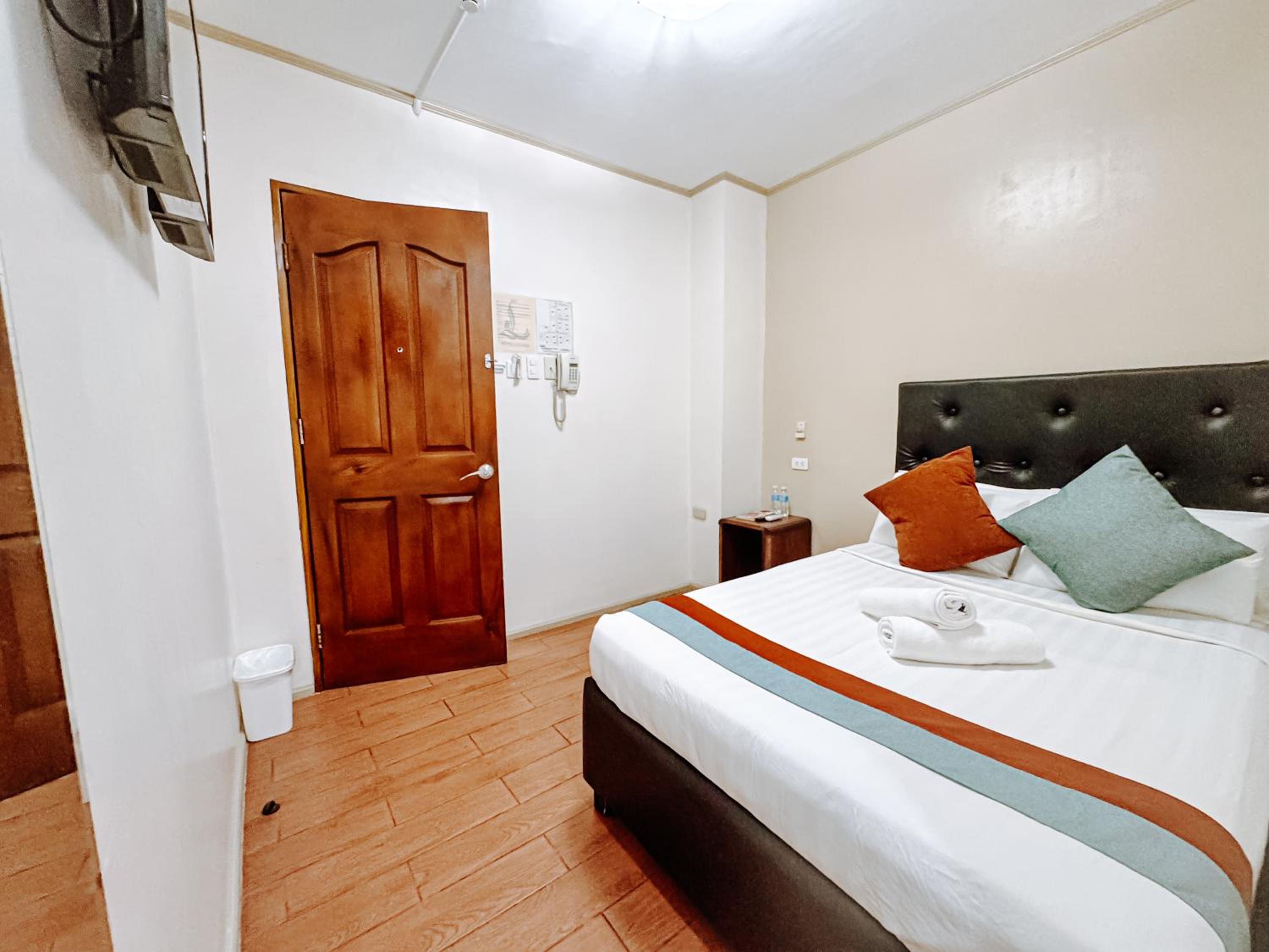 Standard Double Room photo 3
