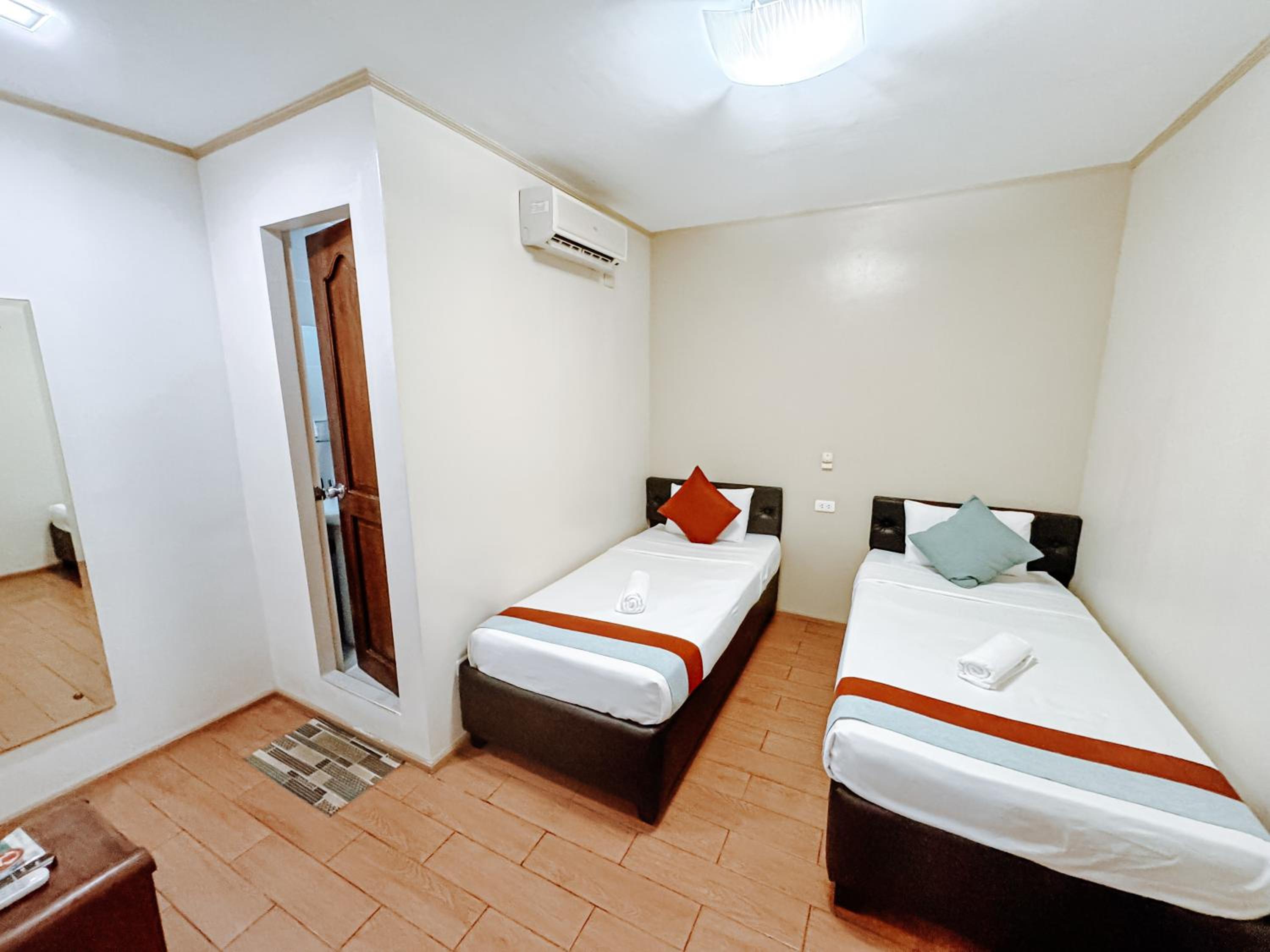 Standard Twin Room photo 1