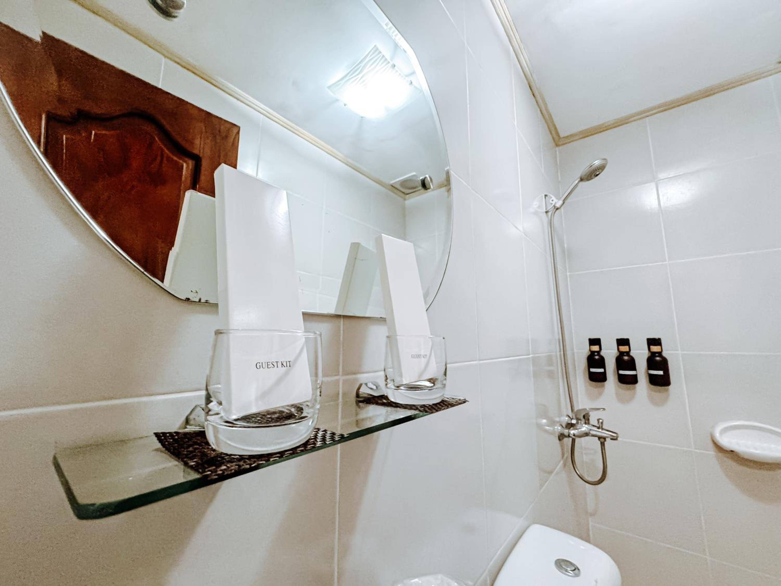 Standard Twin Room photo 2
