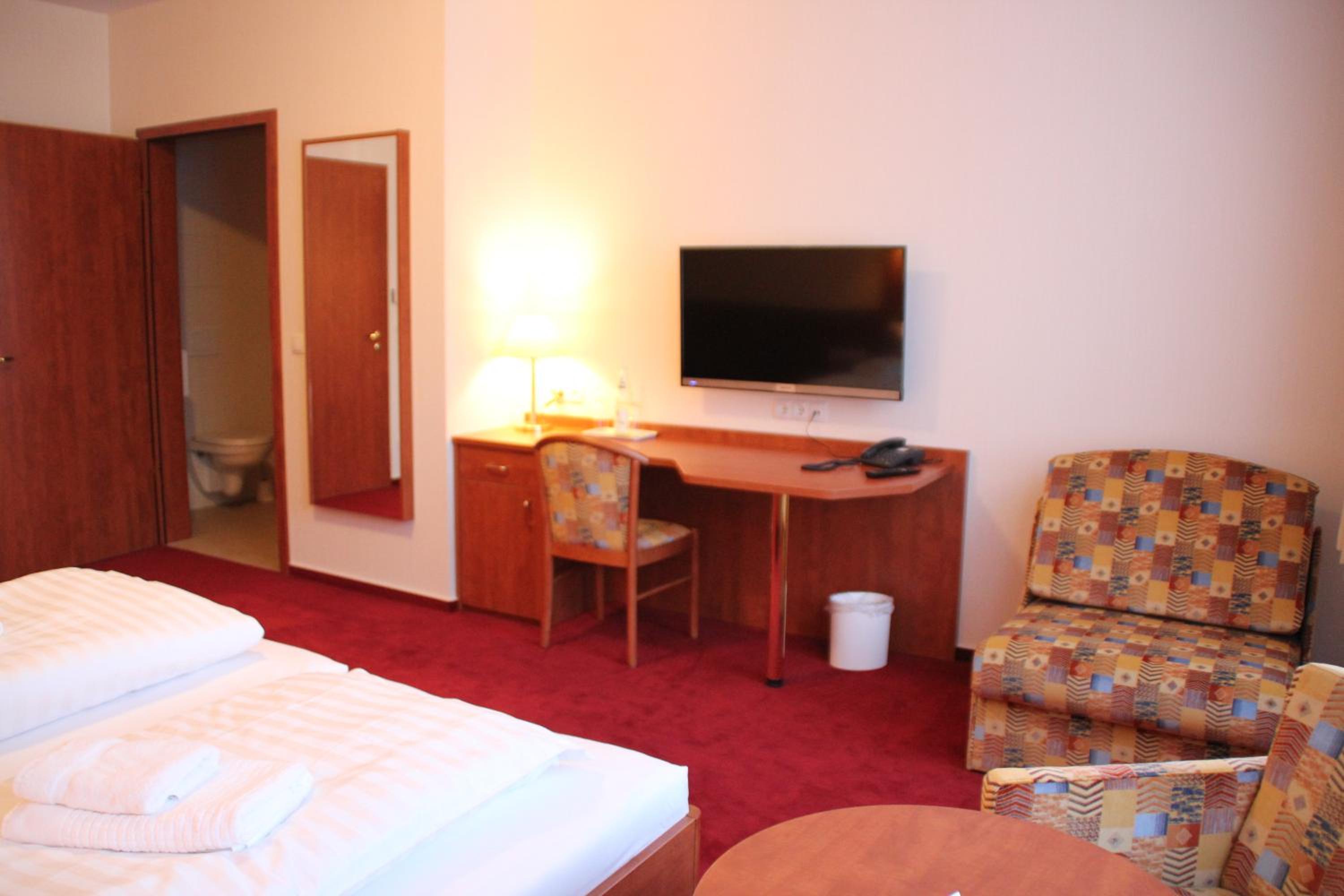 Large Double Room photo 1