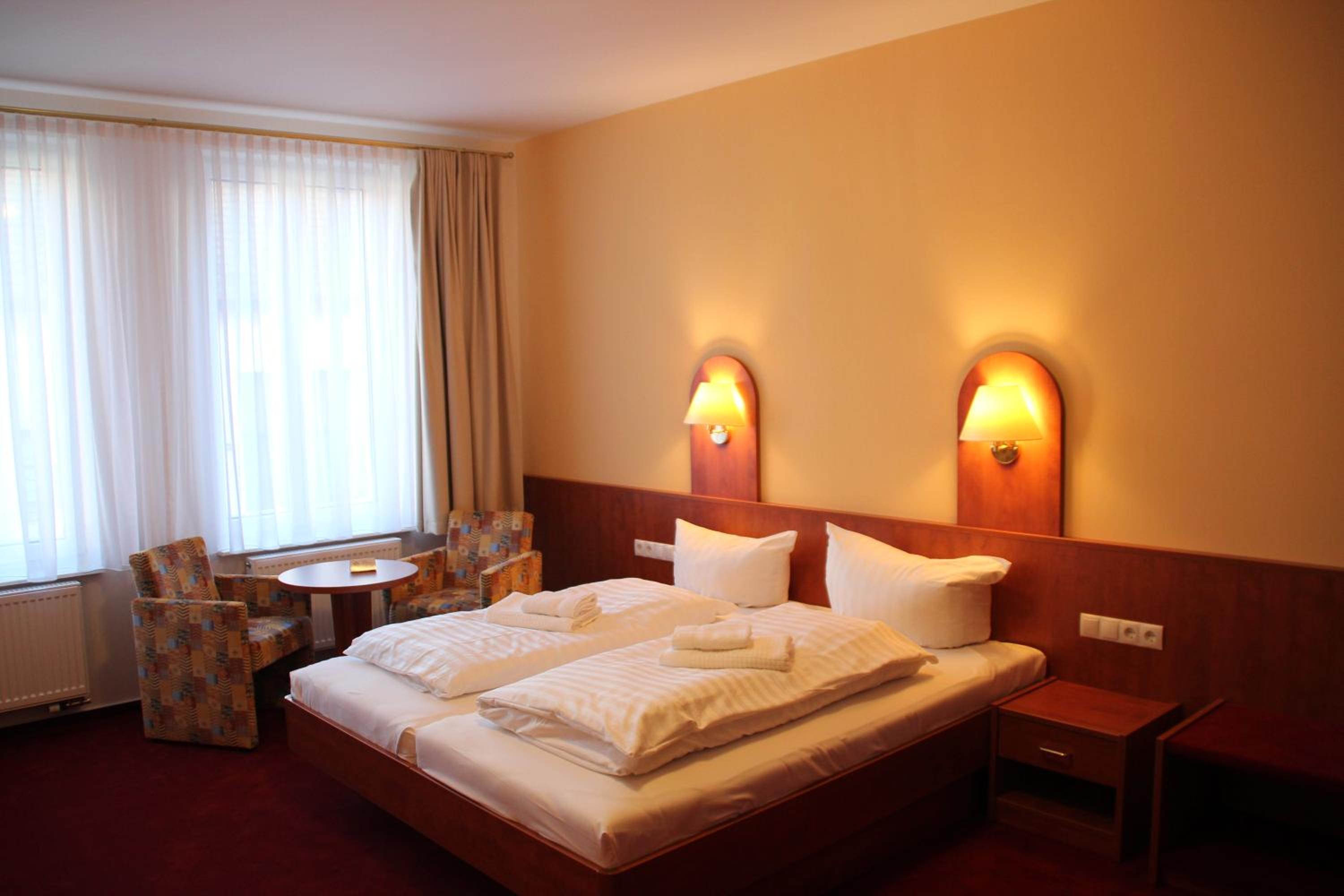 Large Double Room photo 2