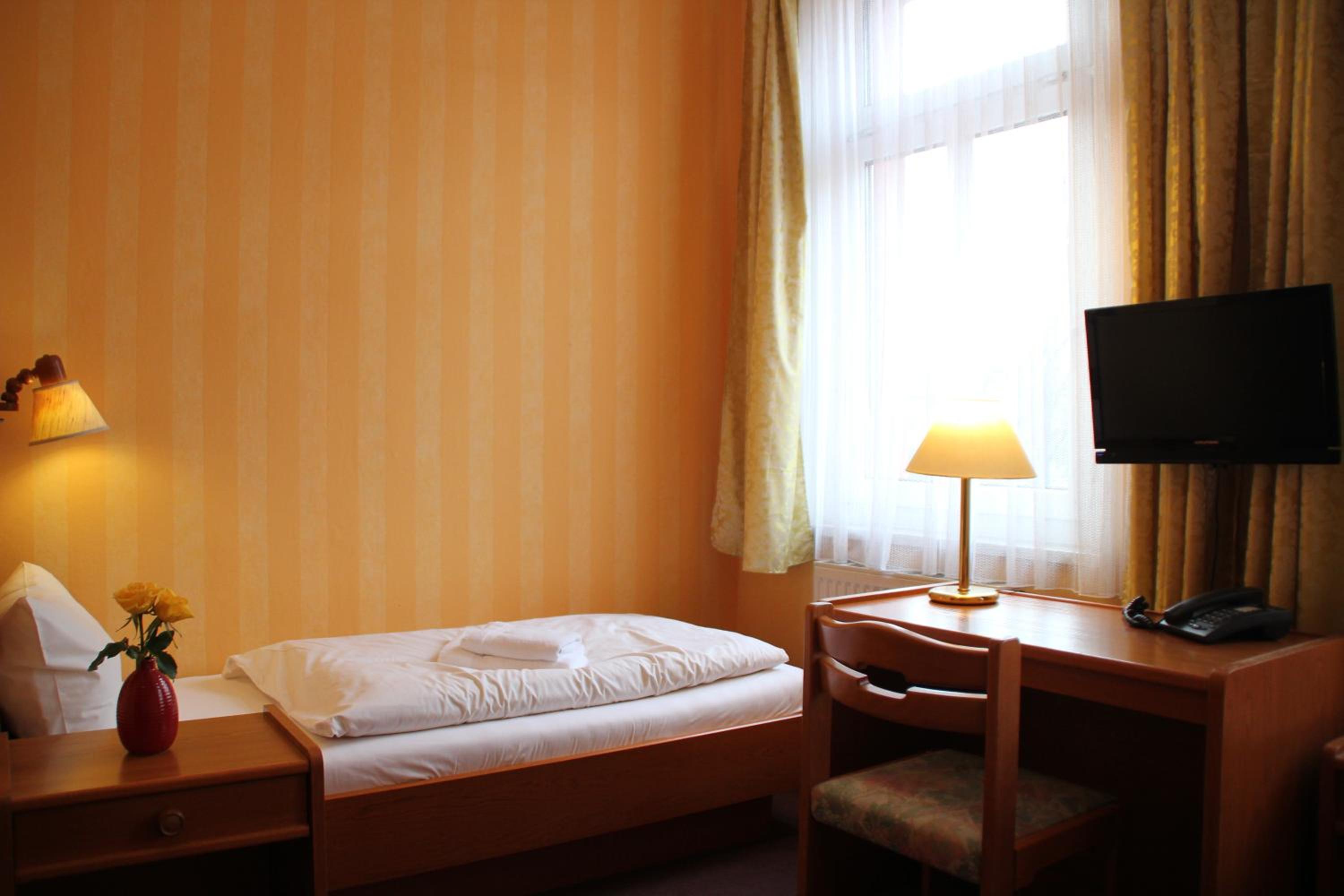Single Room with Shower photo 2