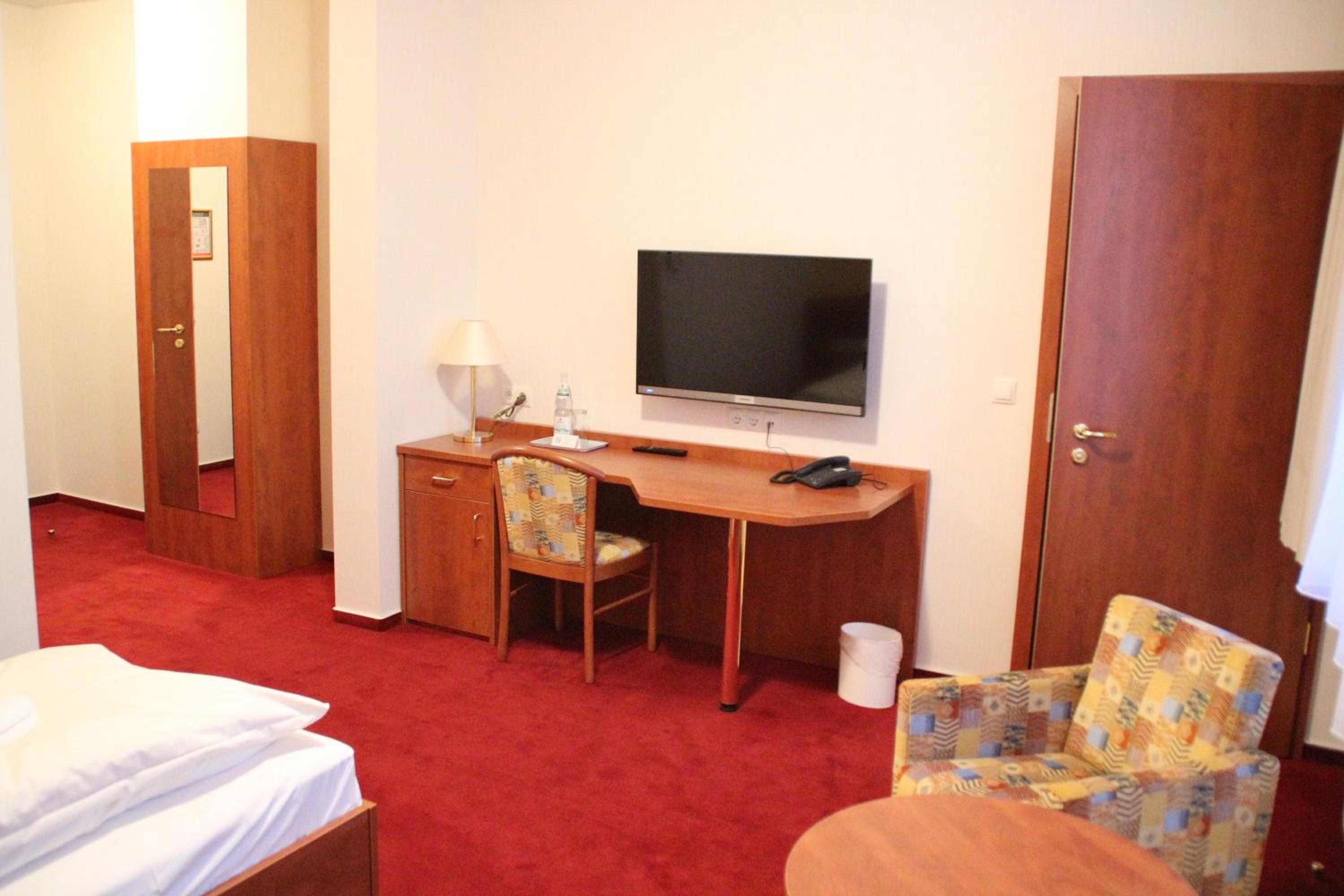 Large Single Room
