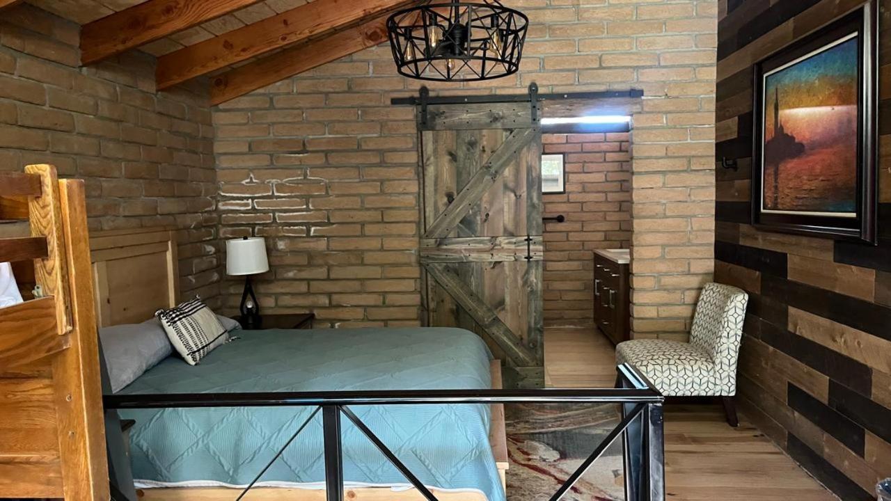 Family Room with Garden View photo 2