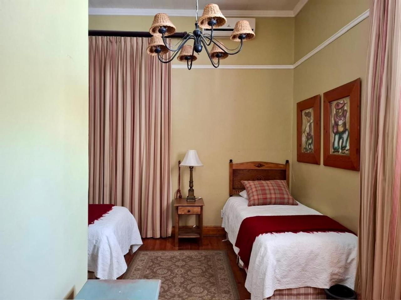 Standard Twin Room - Photo 1