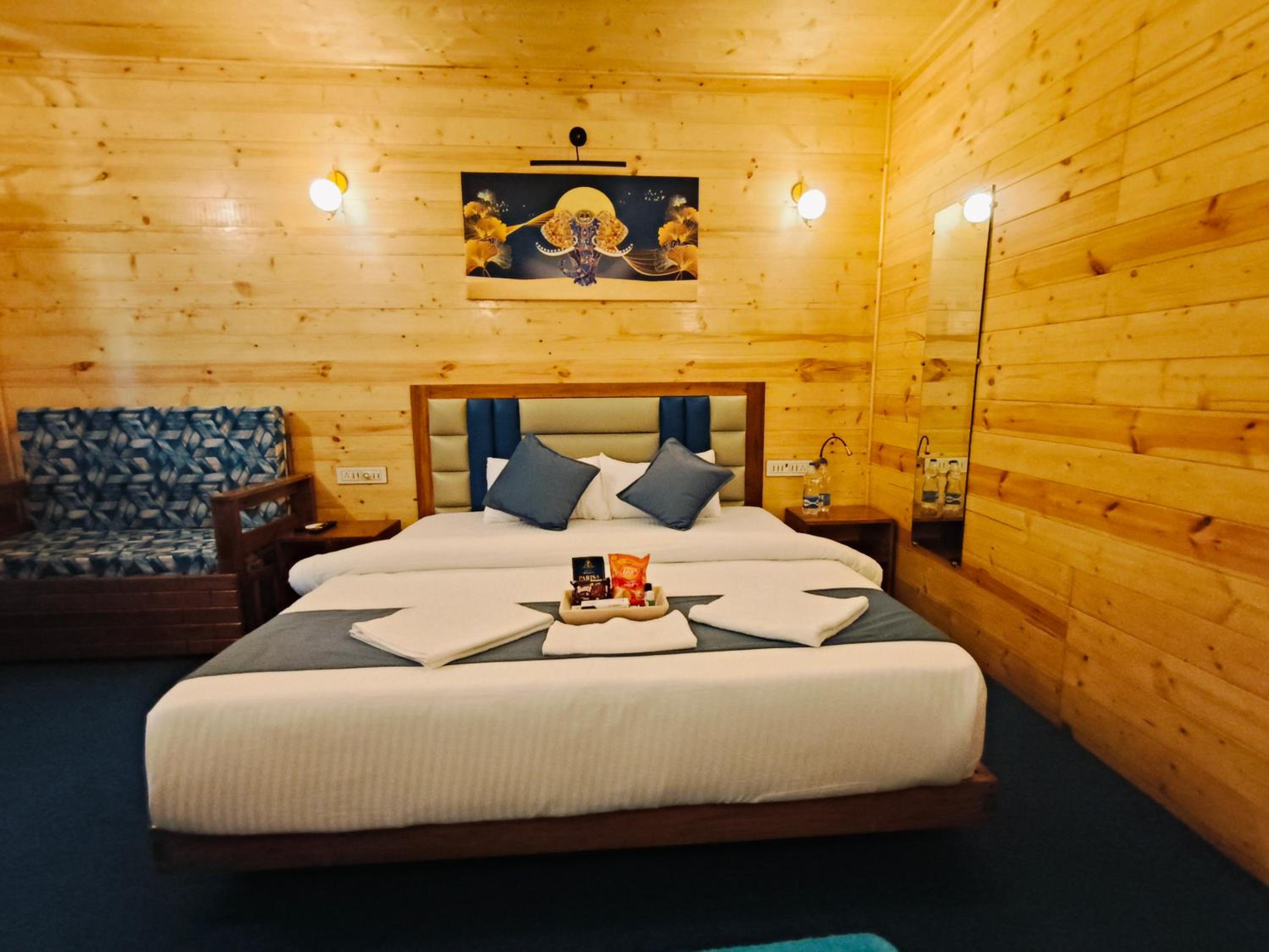 Deluxe Double Room with Balcony and Sea View photo 2