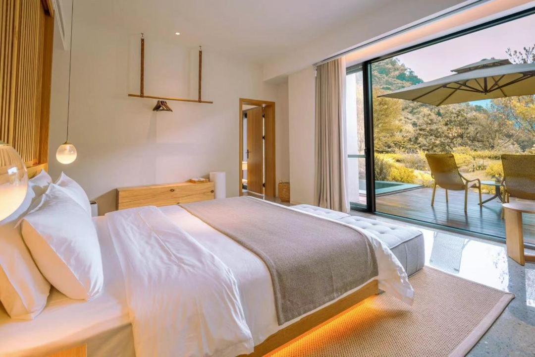 Double Room with Patio photo 1