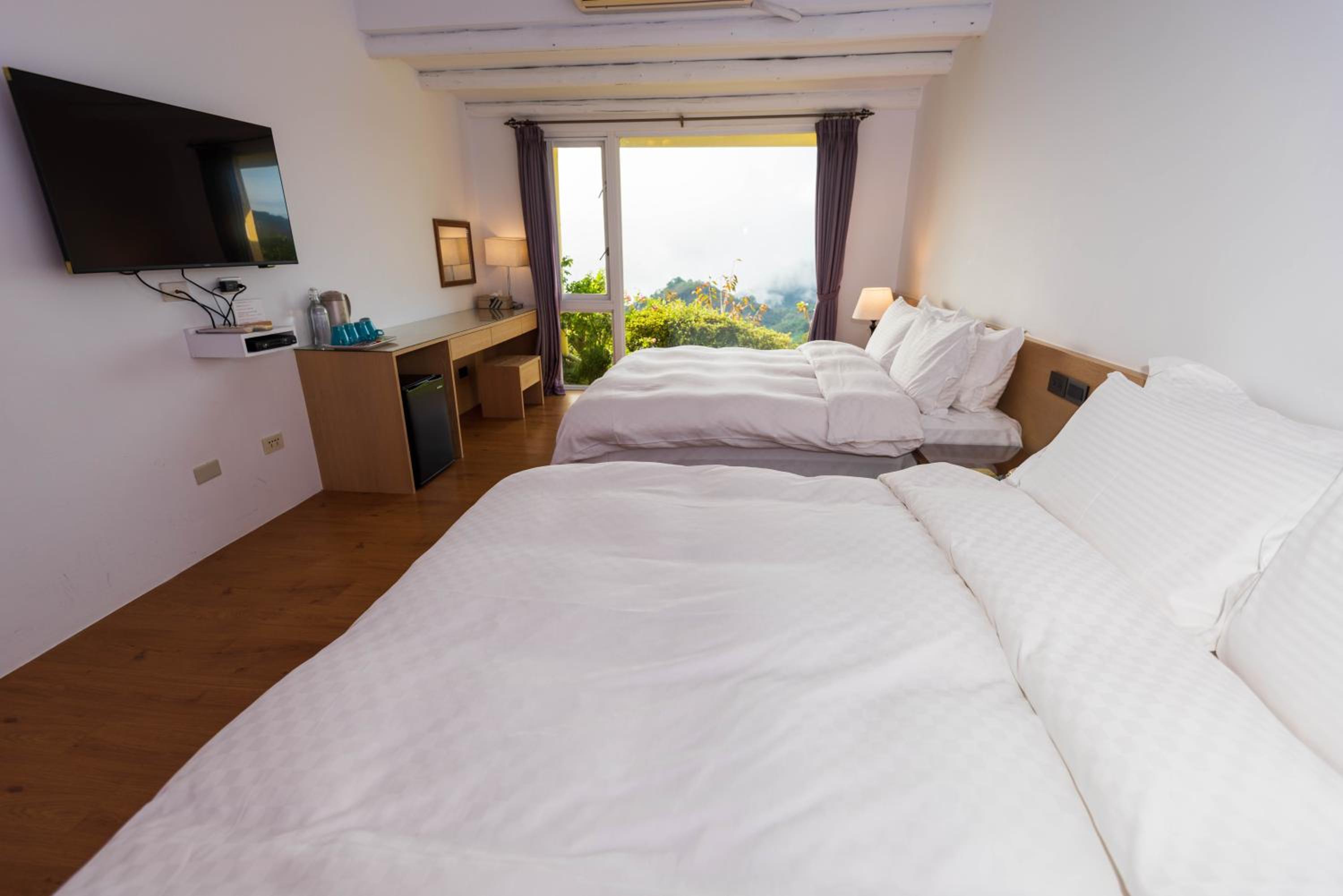 Deluxe Quadruple Room with Mountain View
