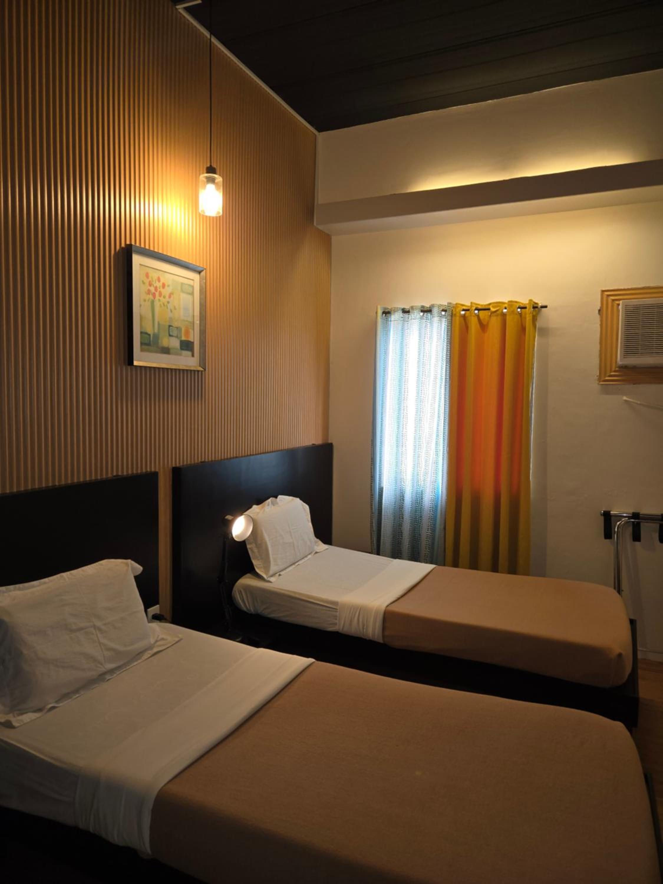 Twin Room - Photo 5