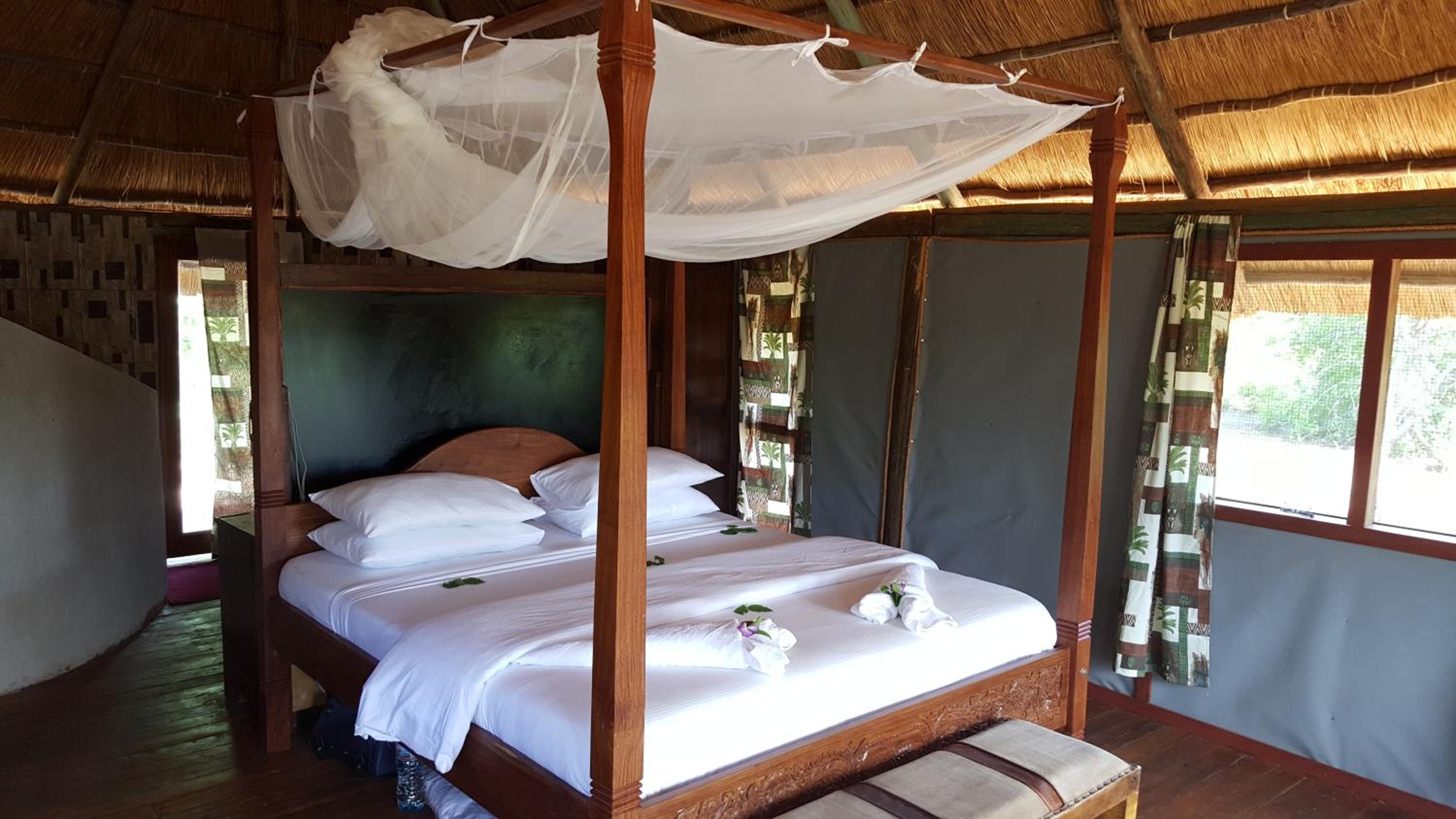 Deluxe Double Room with Extra Bed - Photo 8