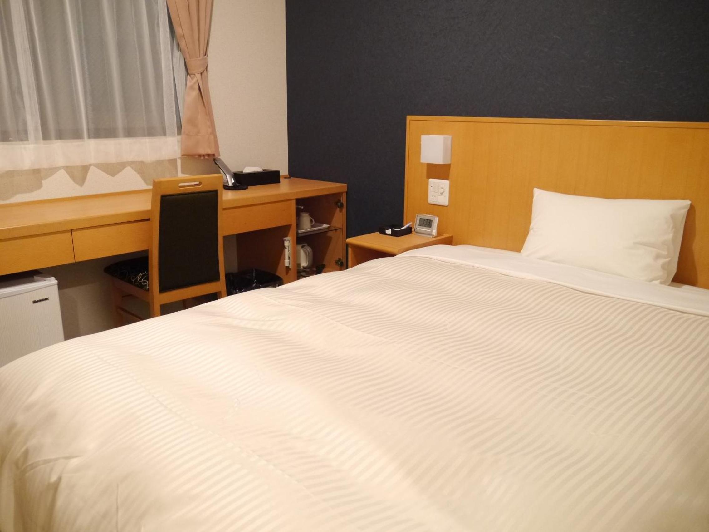 Double Room with Small Double Bed - Non-Smoking photo 3