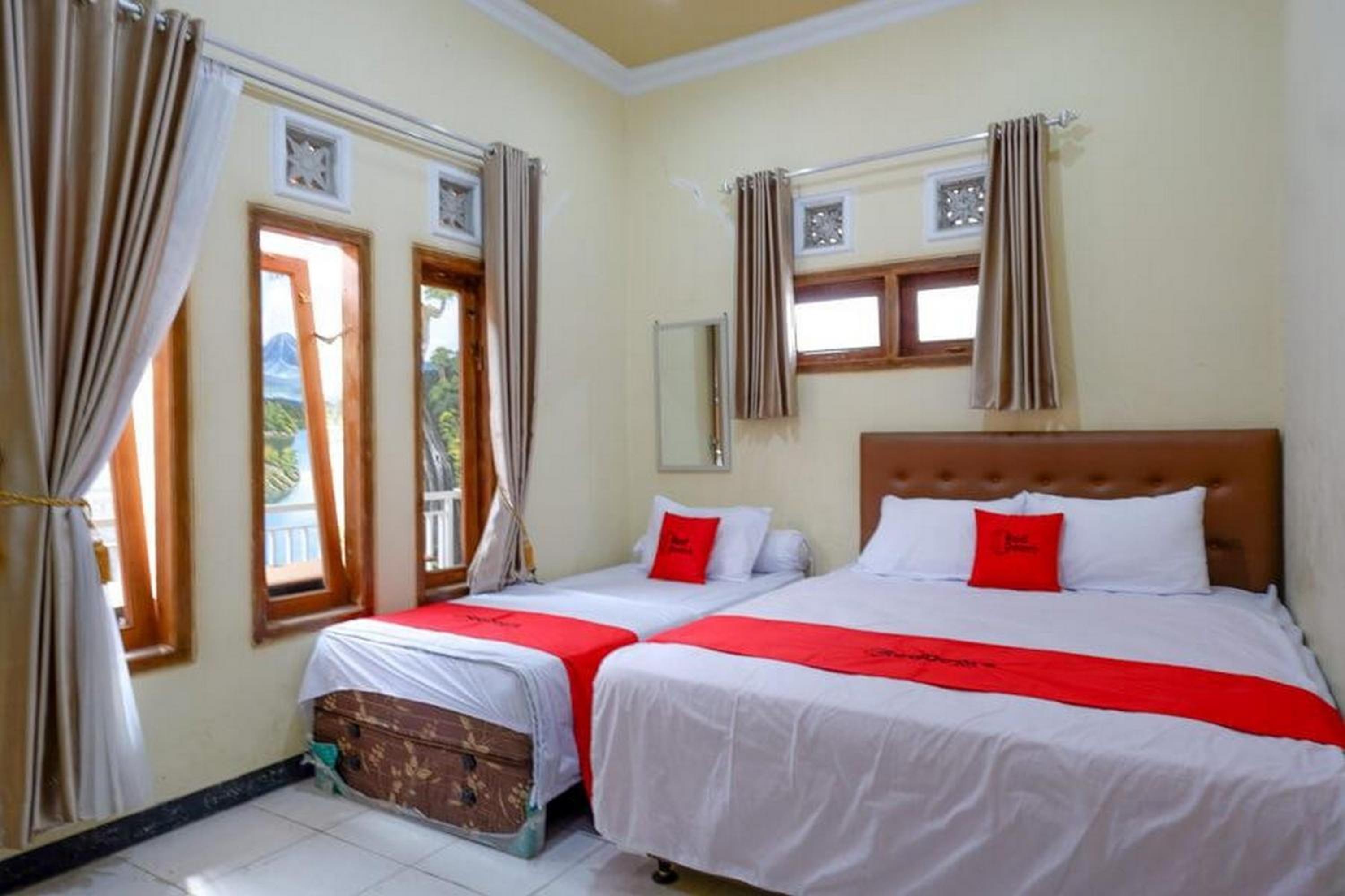 Deluxe Room - Photo 1