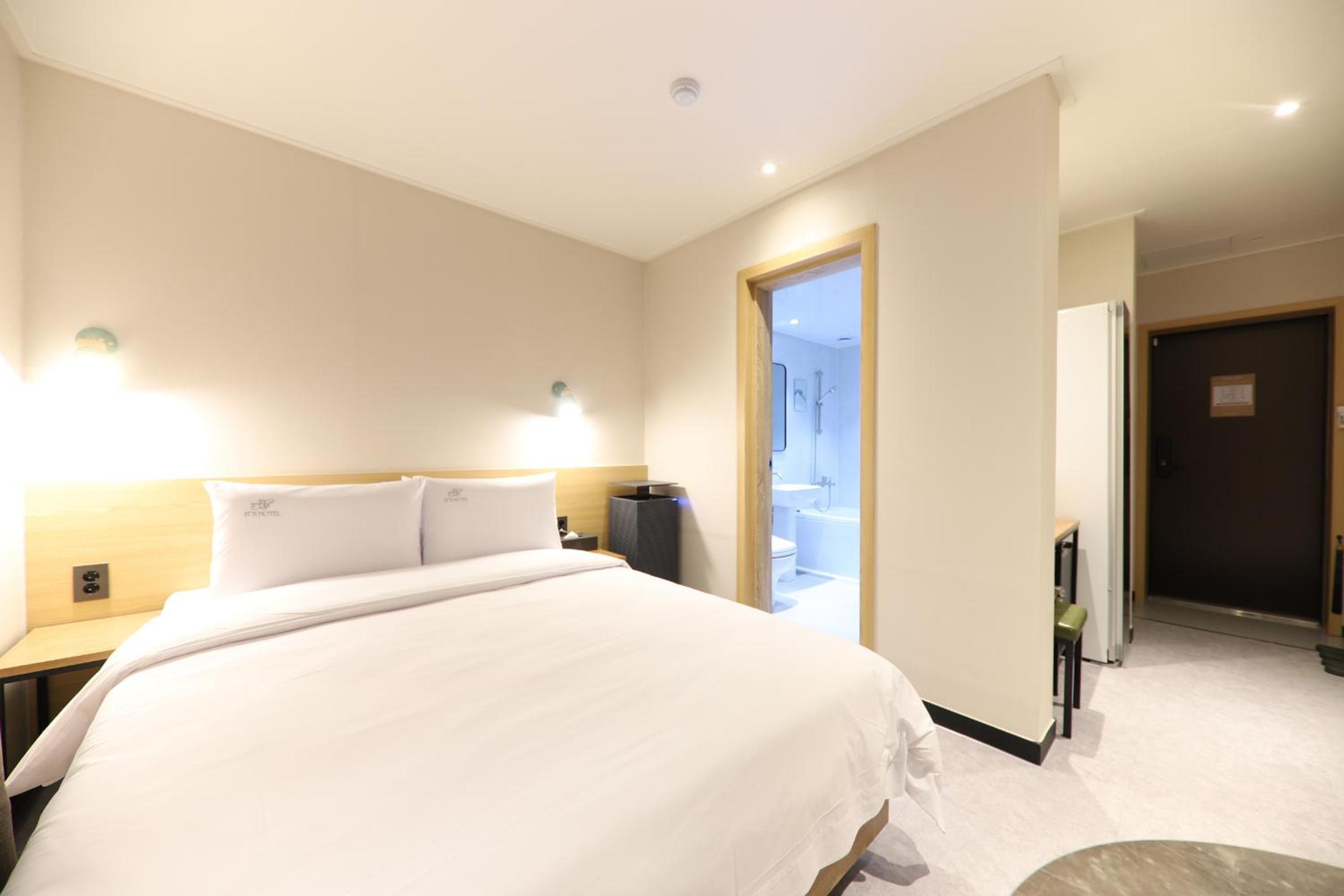 Deluxe Double Room - Photo 1