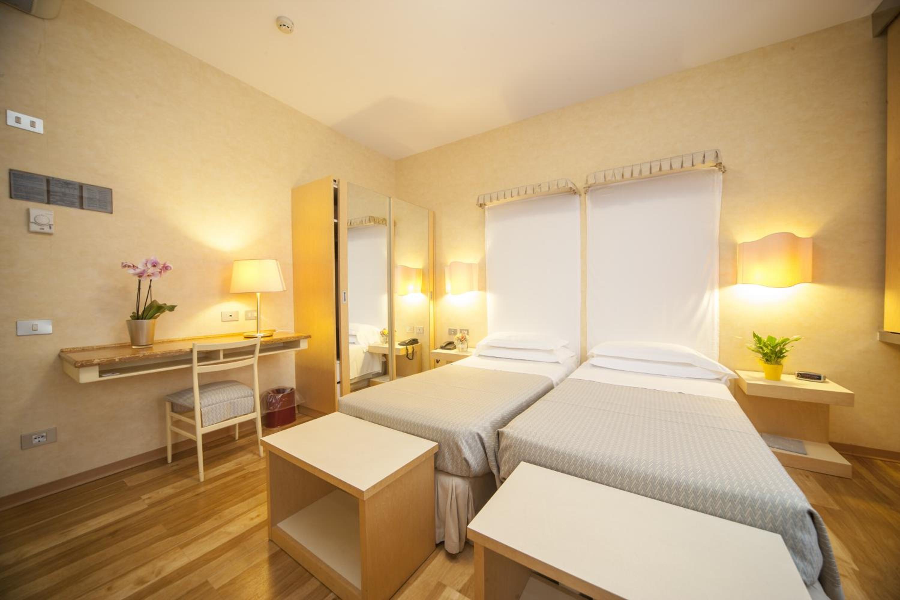 Comfort Double or Twin Room - Photo 8