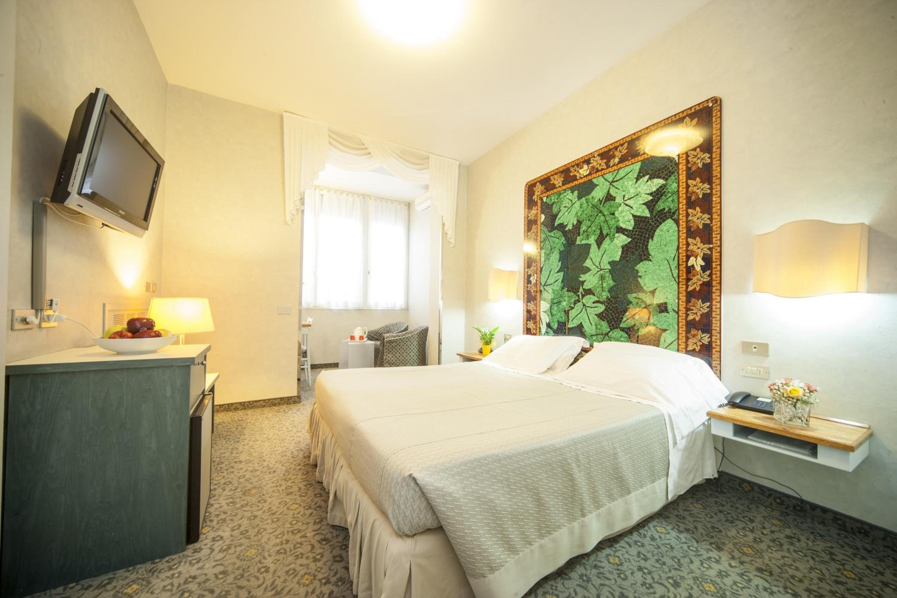 Standard Double/Twin Room - Photo 4