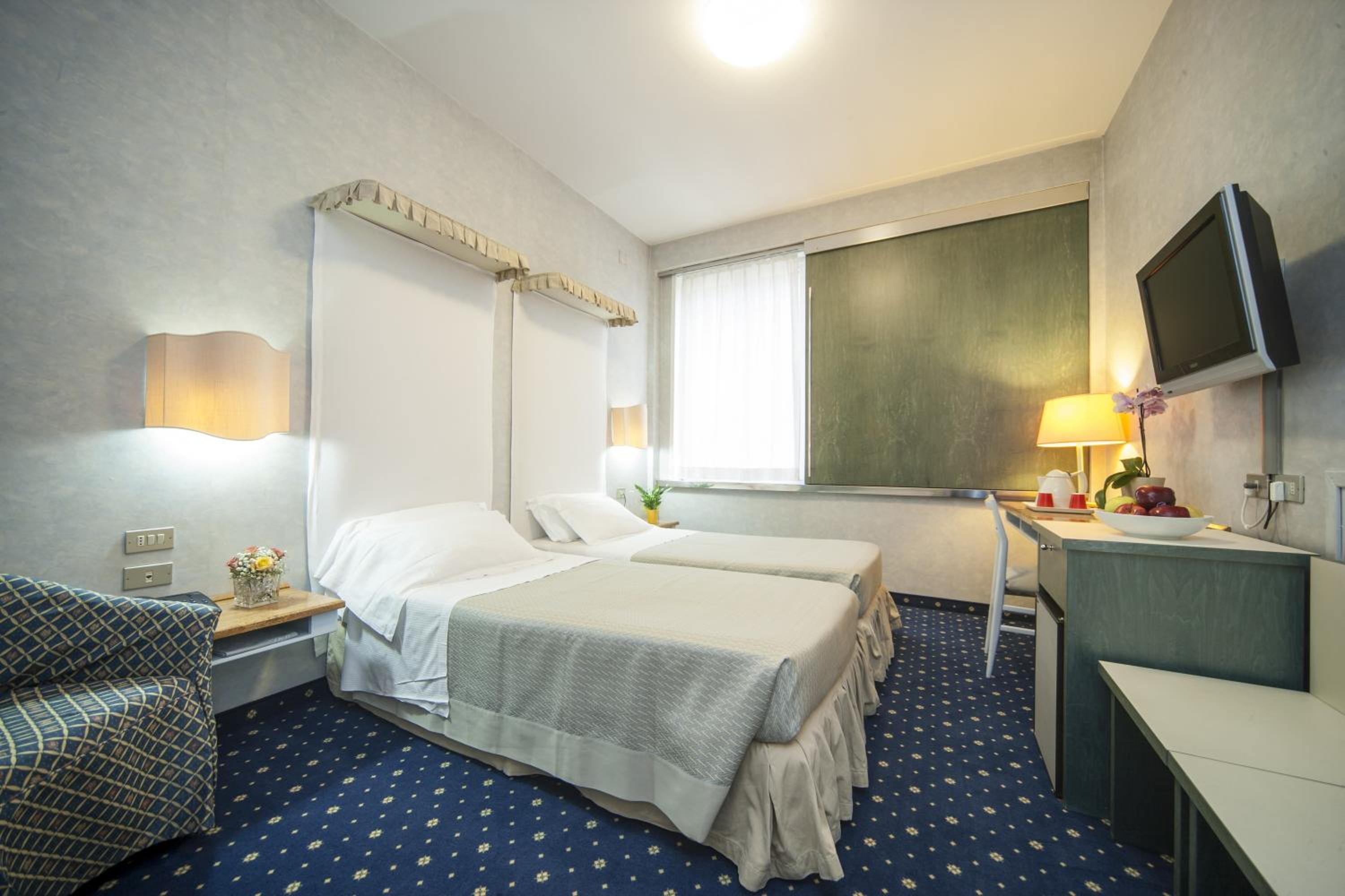 Standard Double/Twin Room - Photo 2
