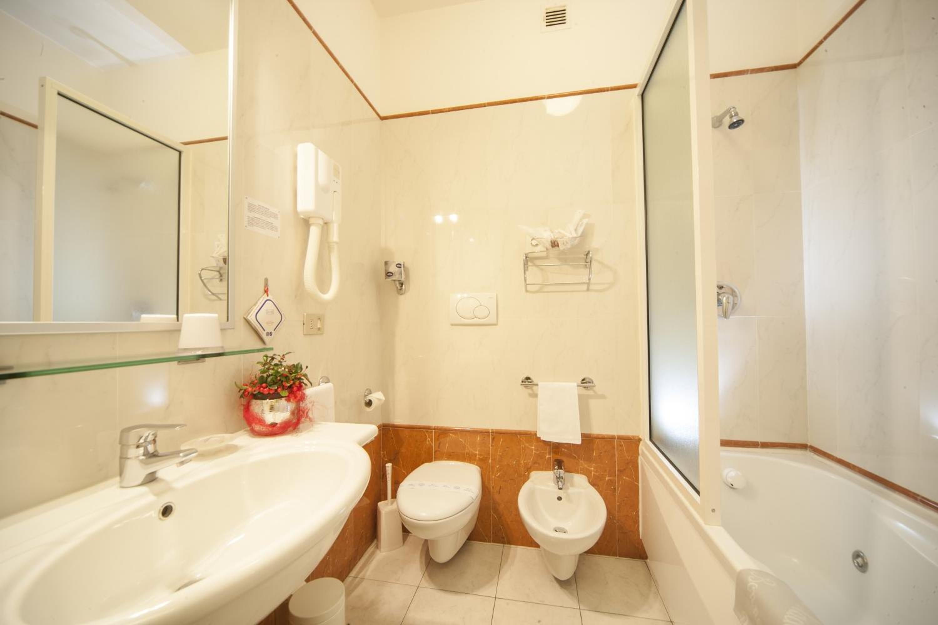 Comfort Double or Twin Room - Photo 6