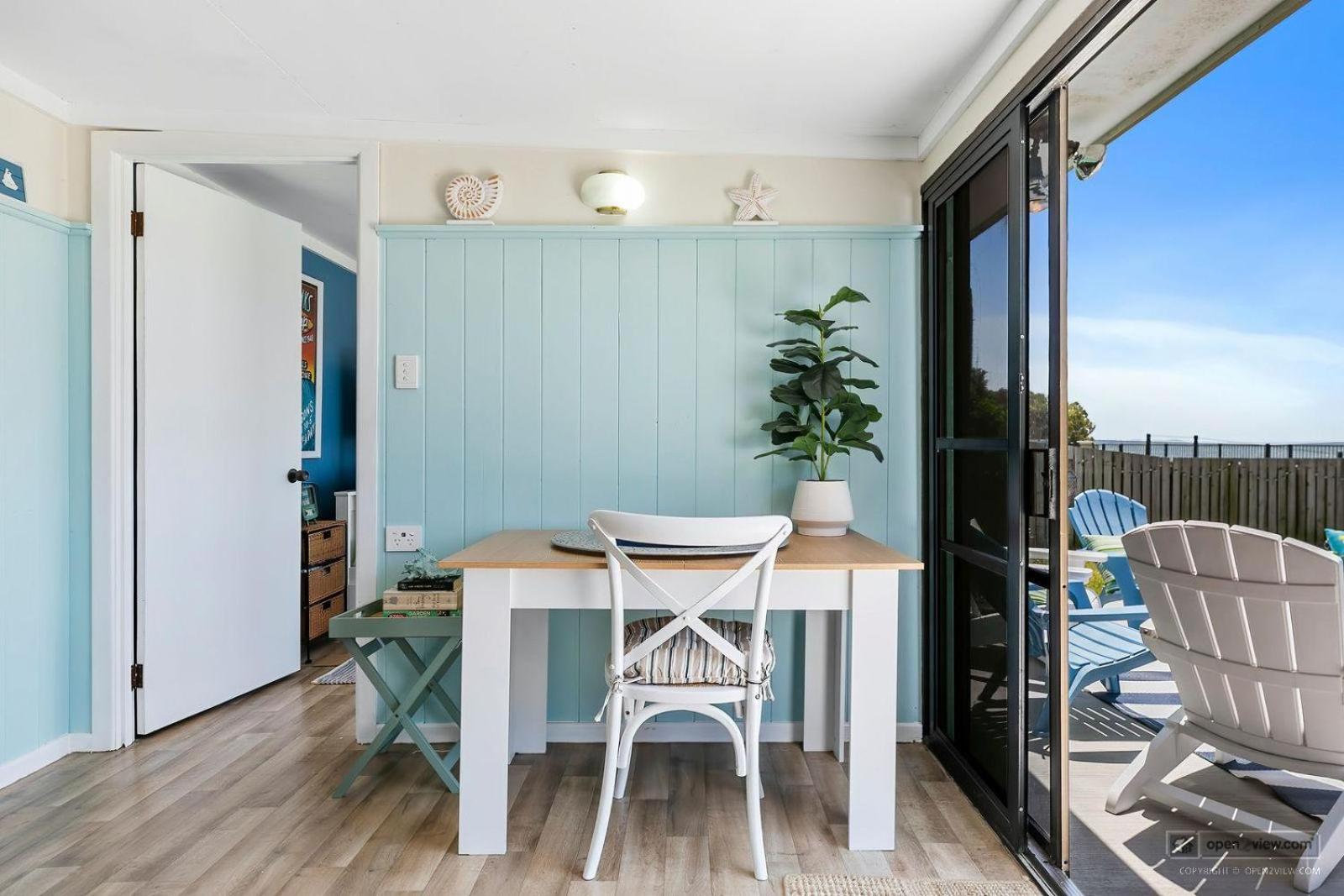 Three-Bedroom House photo 2