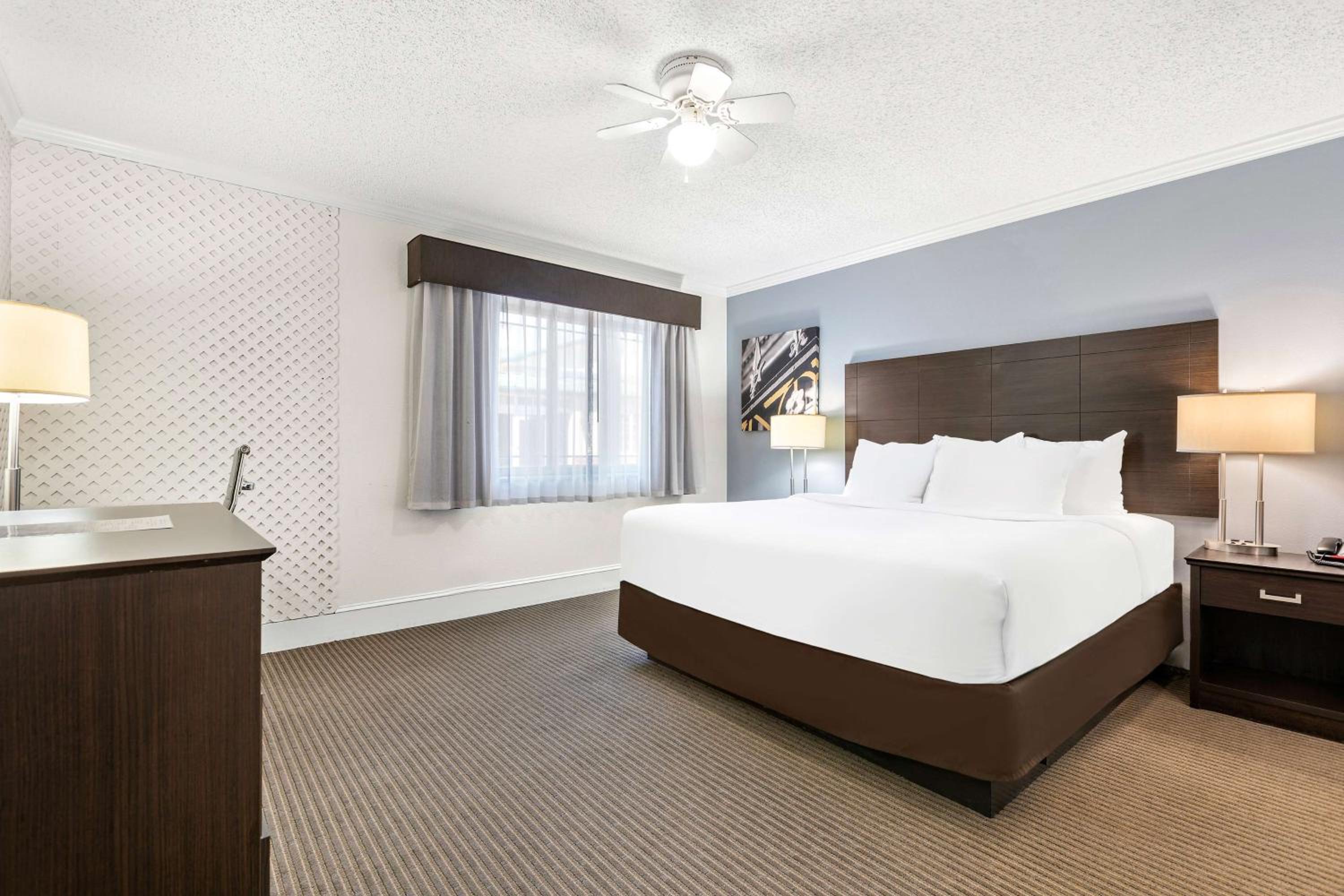 One-Bedroom King Suite with Sofa Bed and Whirlpool