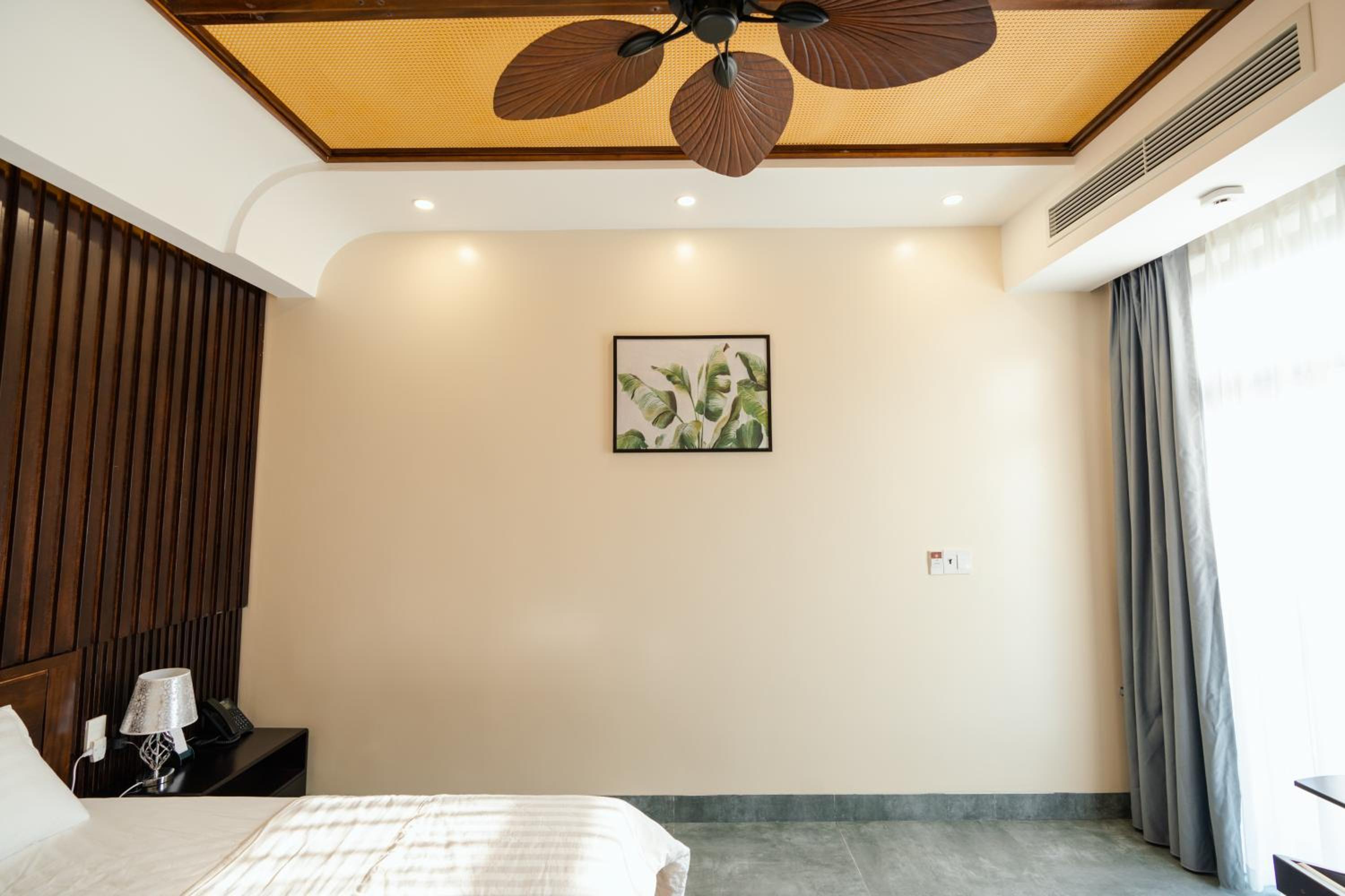 Deluxe Double Room with Balcony photo 2