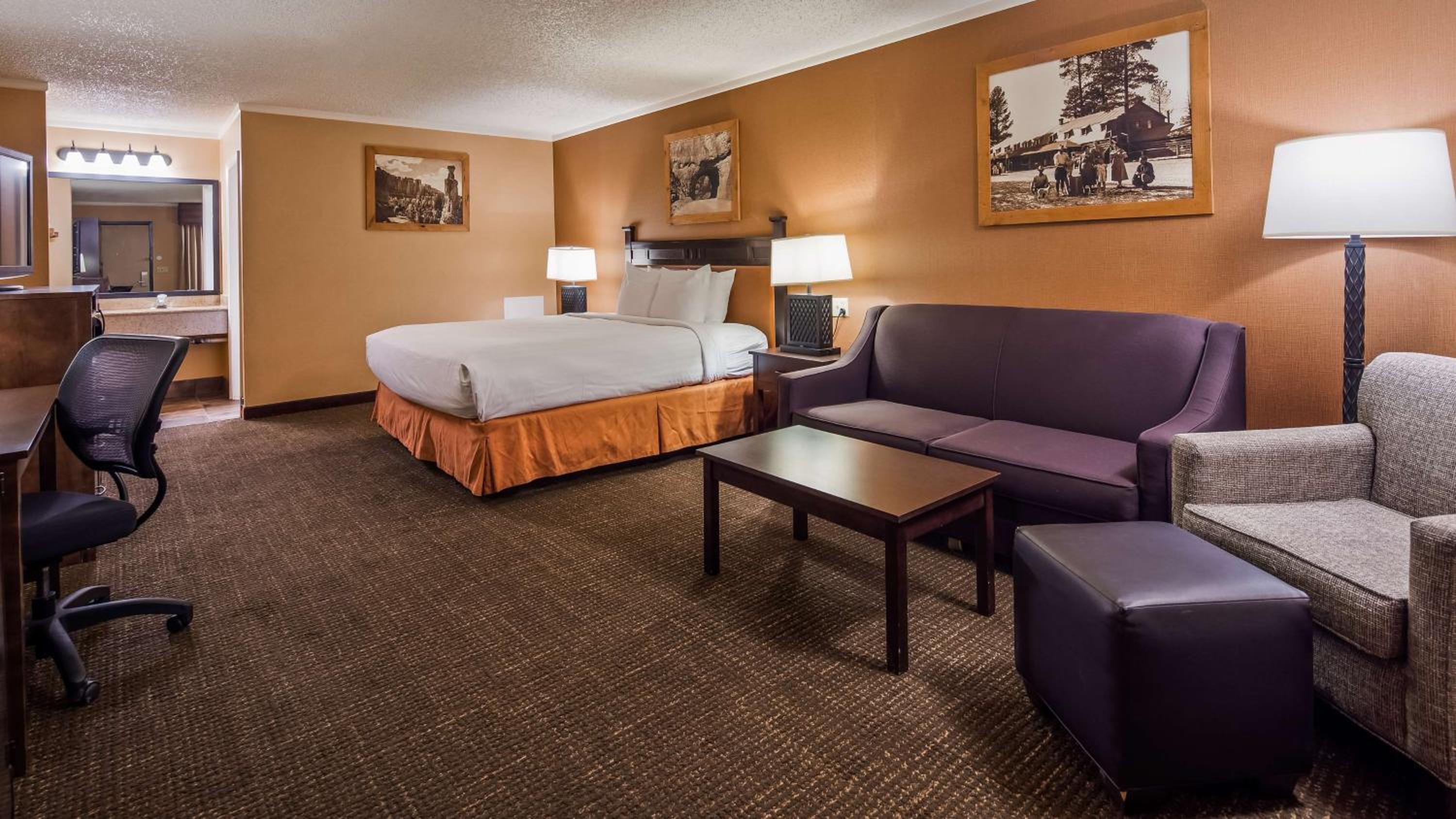 King Room - Non-Smoking - Photo 6