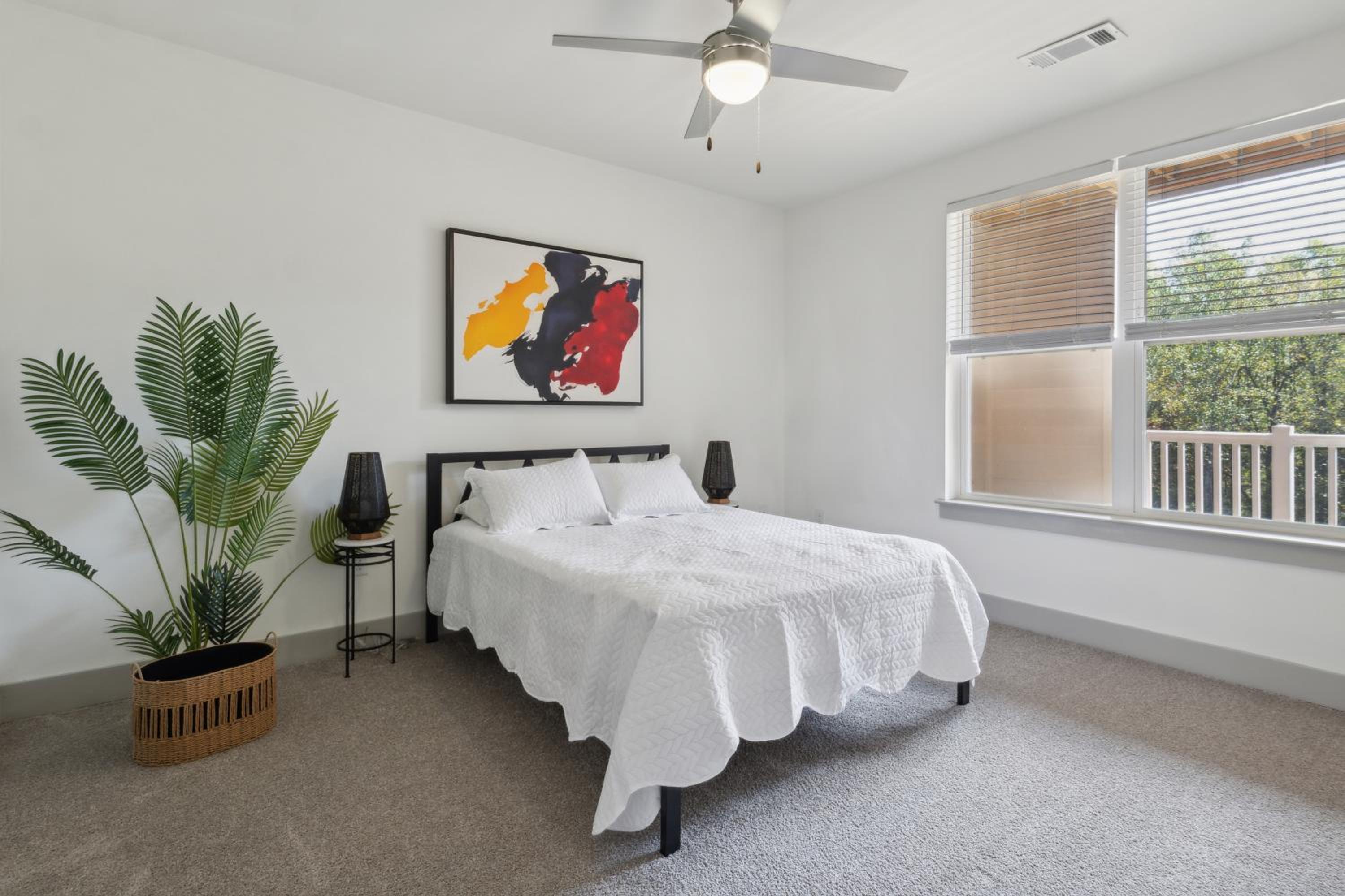 Apartment photo 2