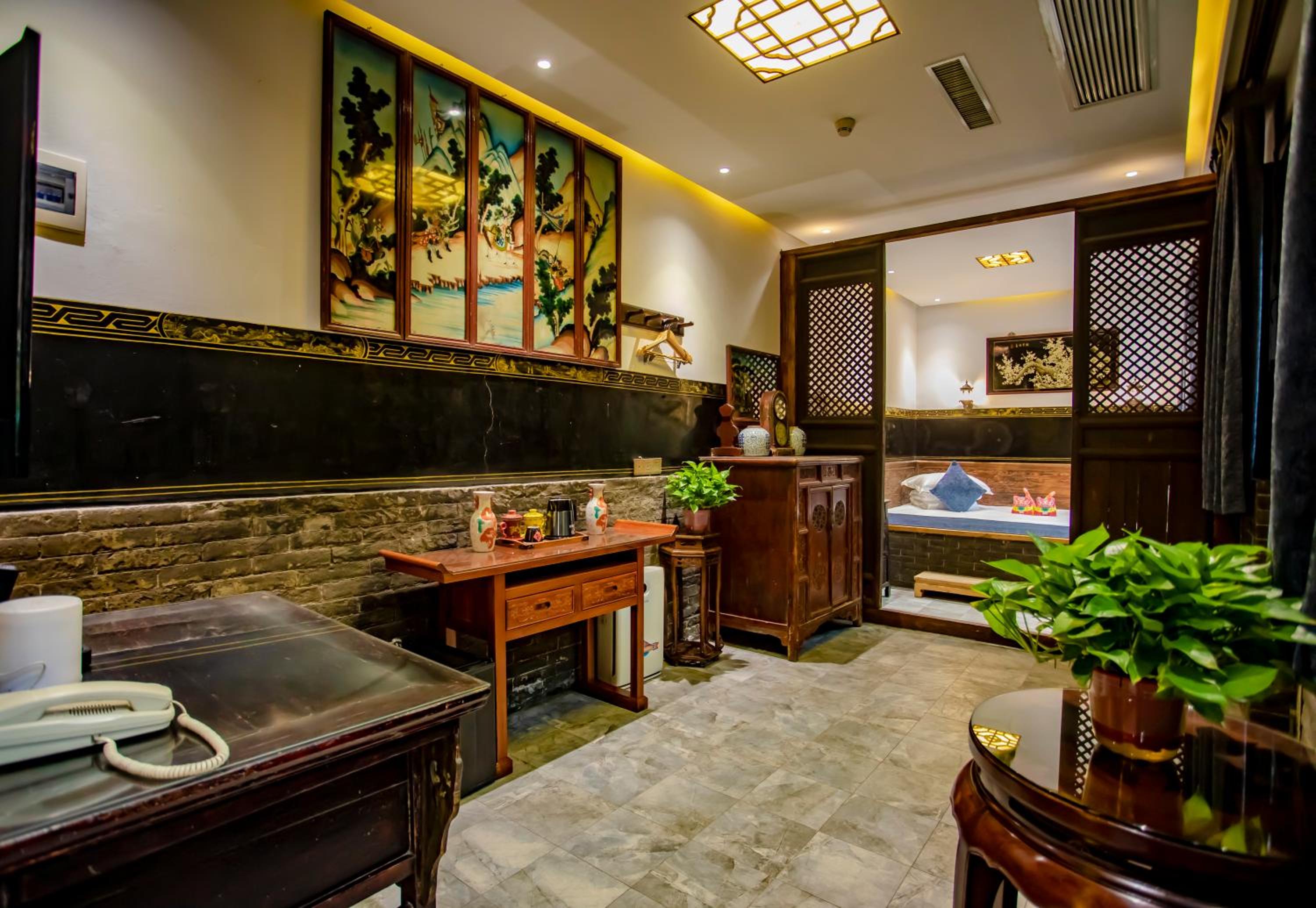 Deluxe King Room