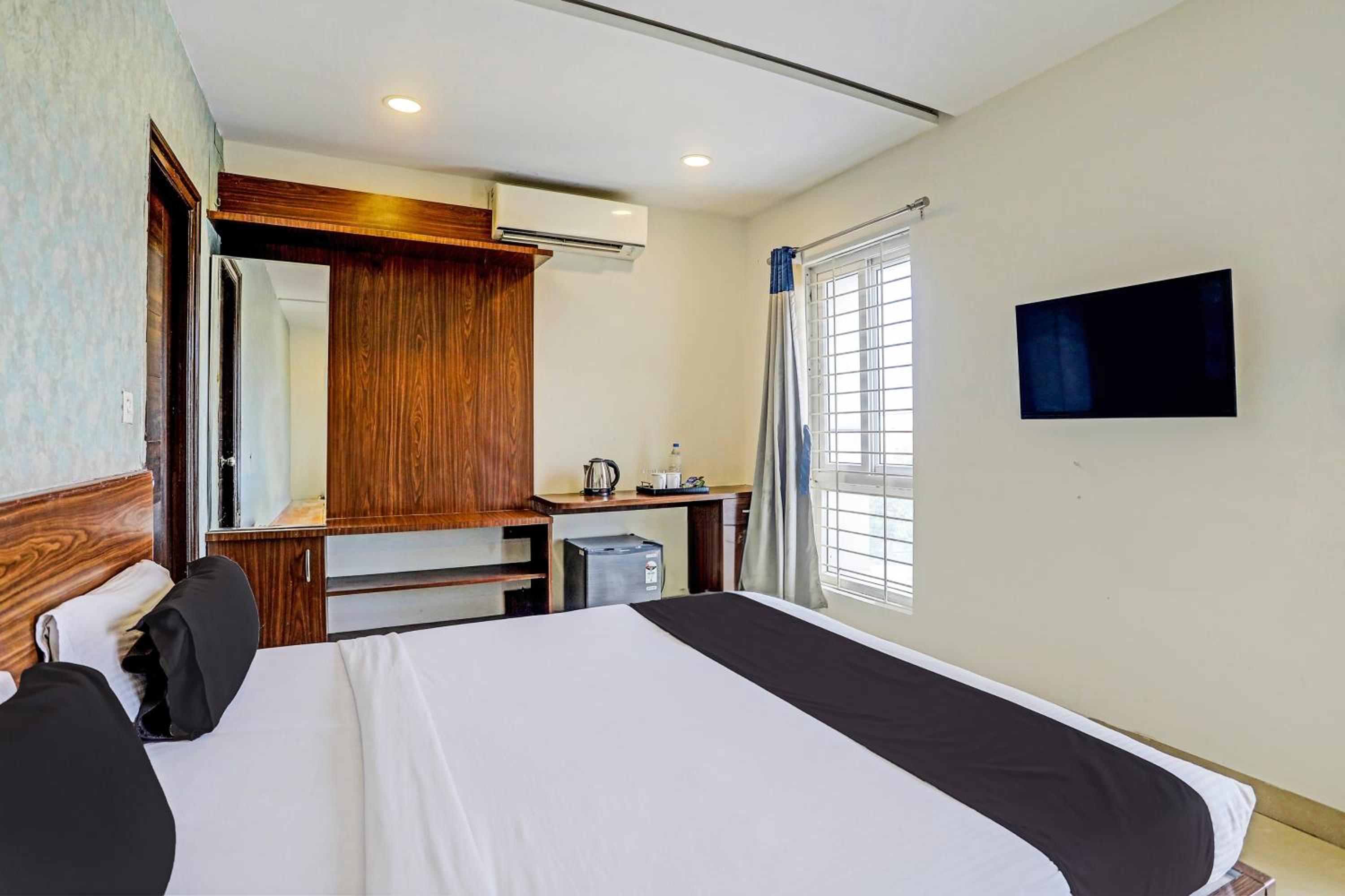 Standard Double Room - Photo 15