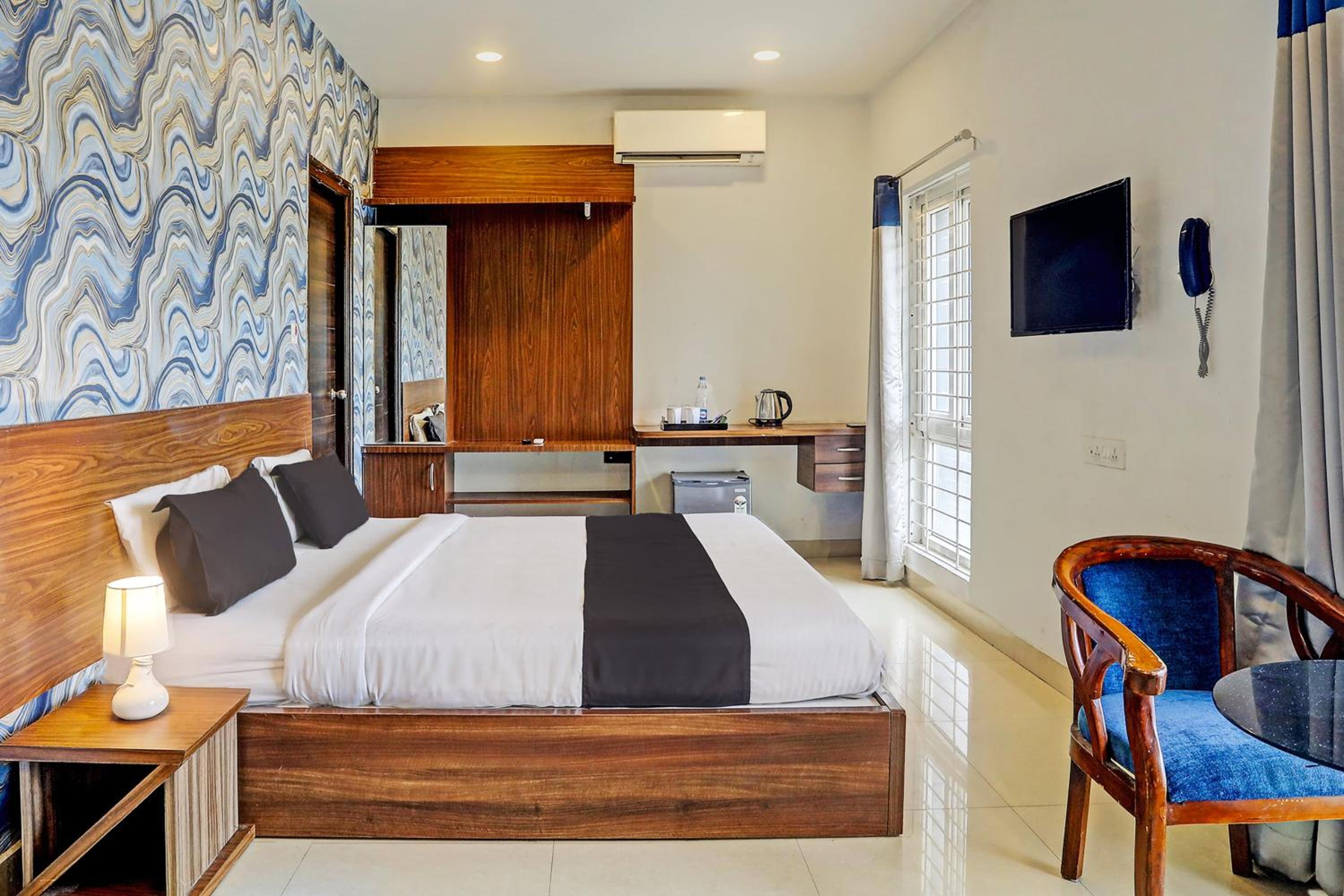 Standard Double Room - Photo 9