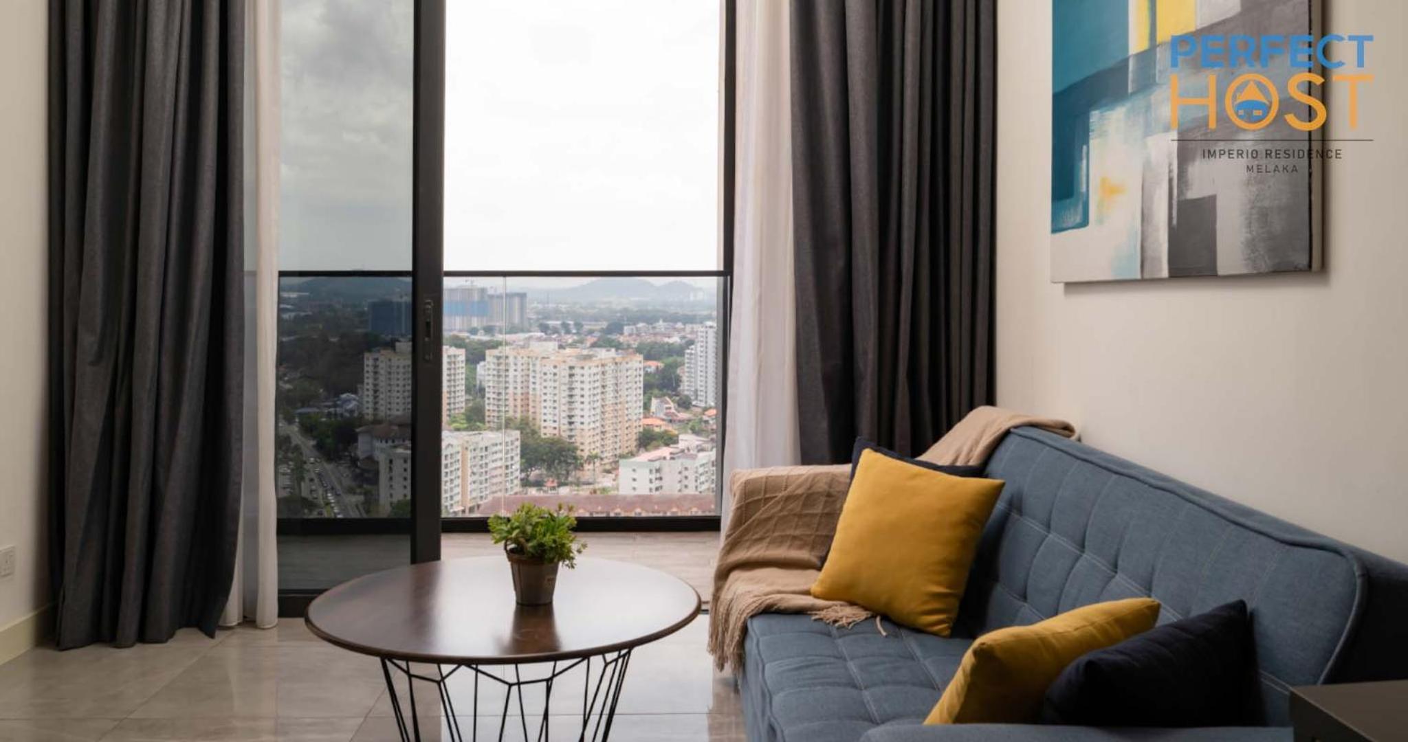 Studio Queen Room with City View