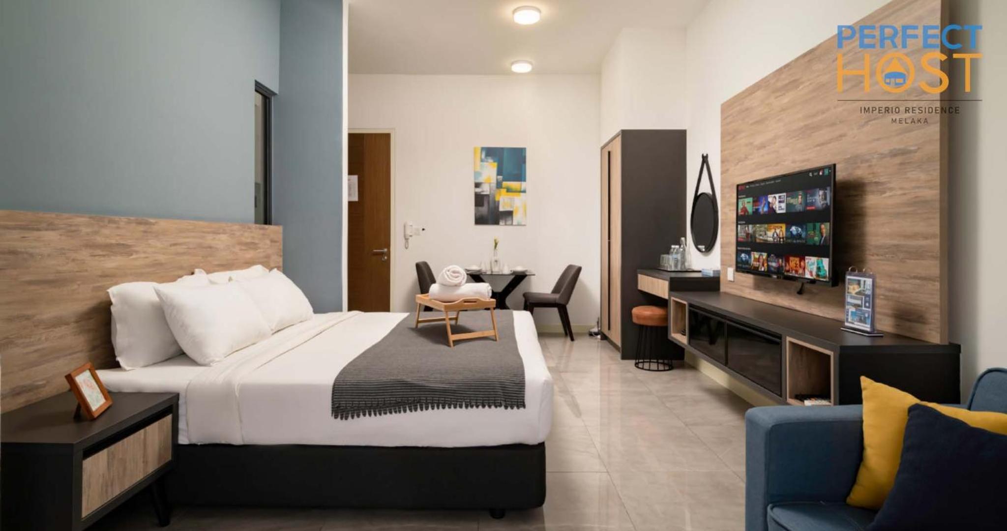 Studio Queen Room with Pool View