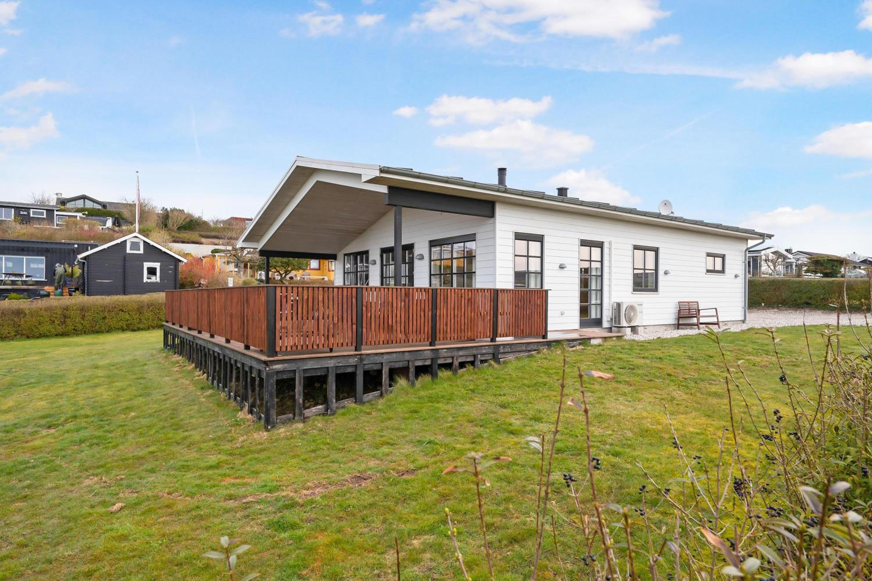 Three-Bedroom Vacation Home  photo 1