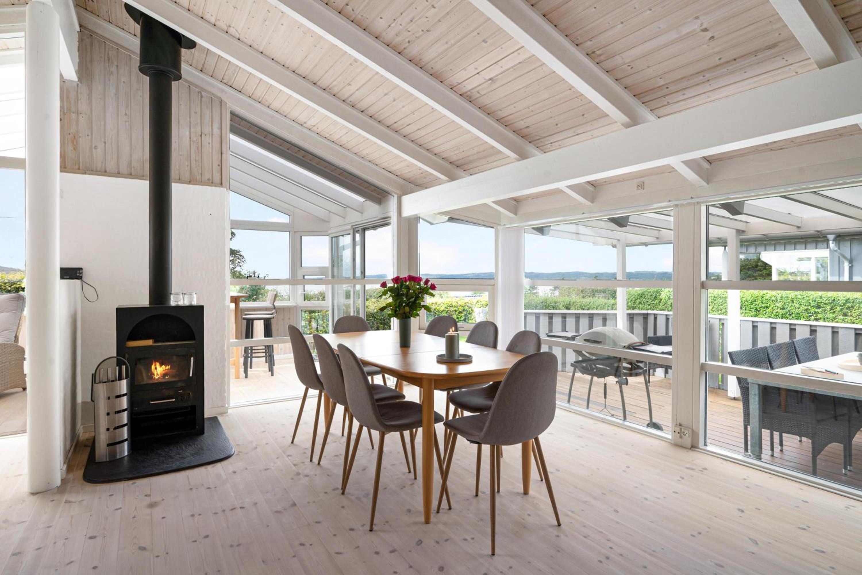 Three-Bedroom Vacation Home  photo 2